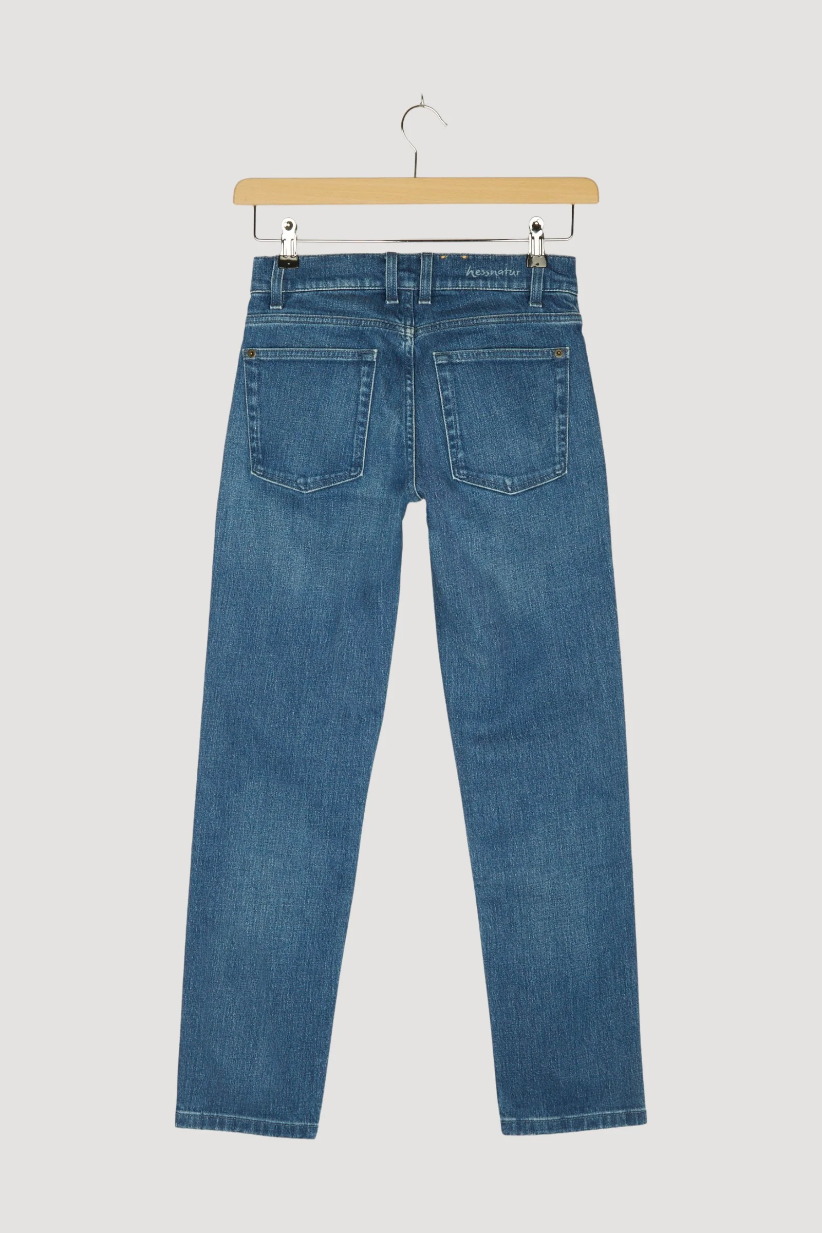 Secondhand Jeans Ben Straight Fit aus Bio-Denim - Image 2