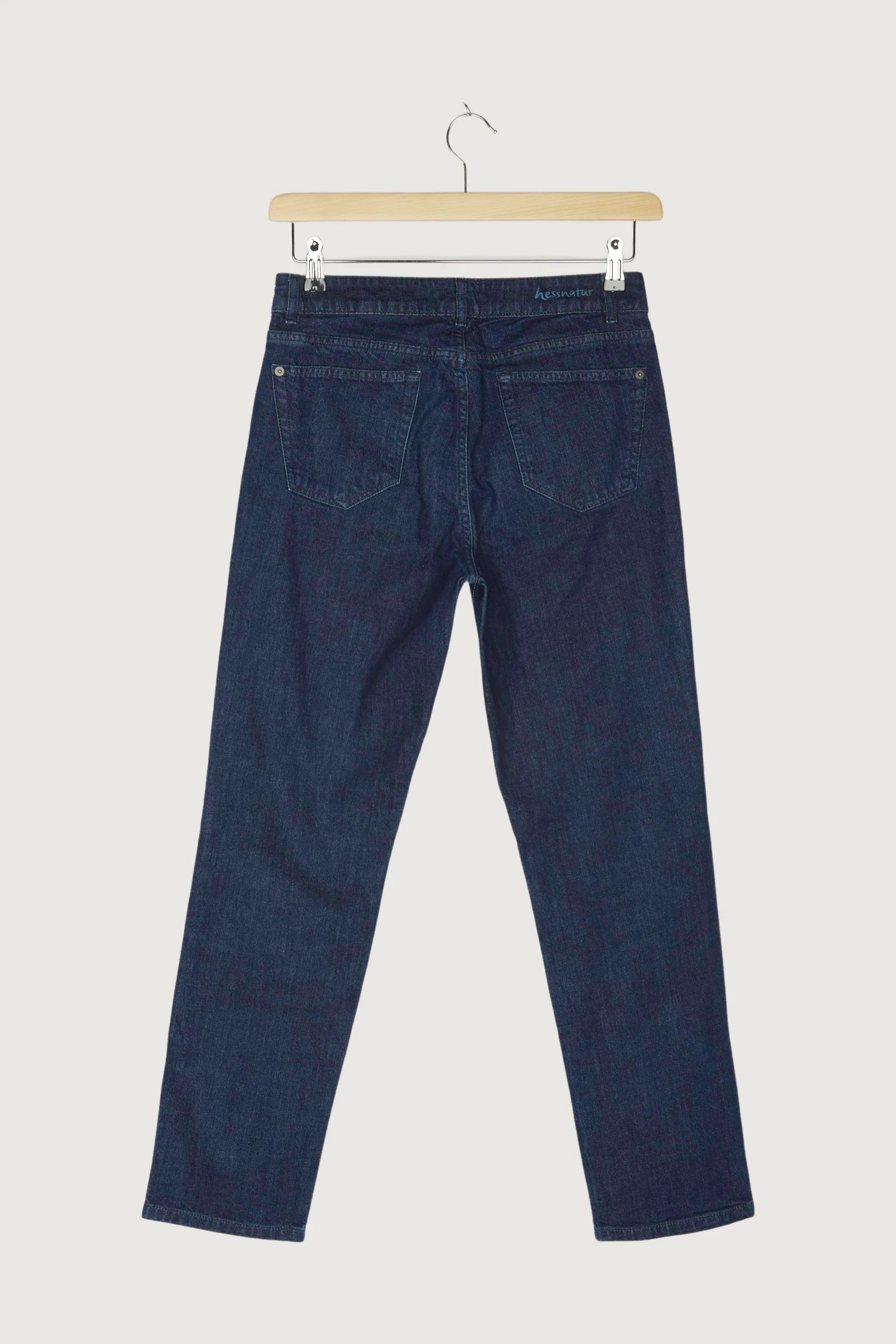 Secondhand Jeans Marie Straight Fit aus Bio-Denim - Image 7