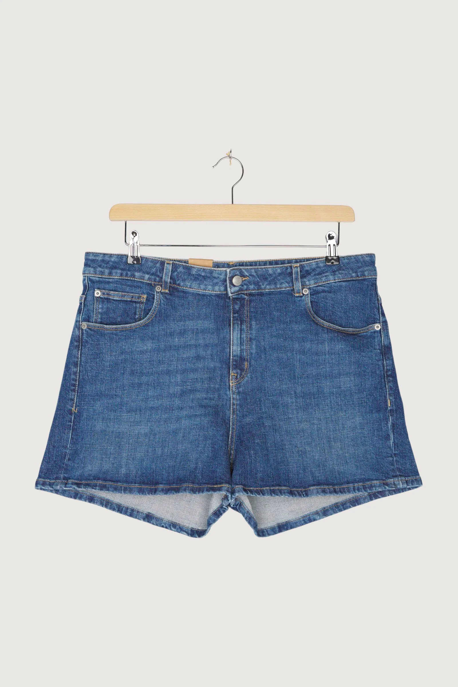 Second Hand Jeansshorts aus Bio-Denim - Image 3