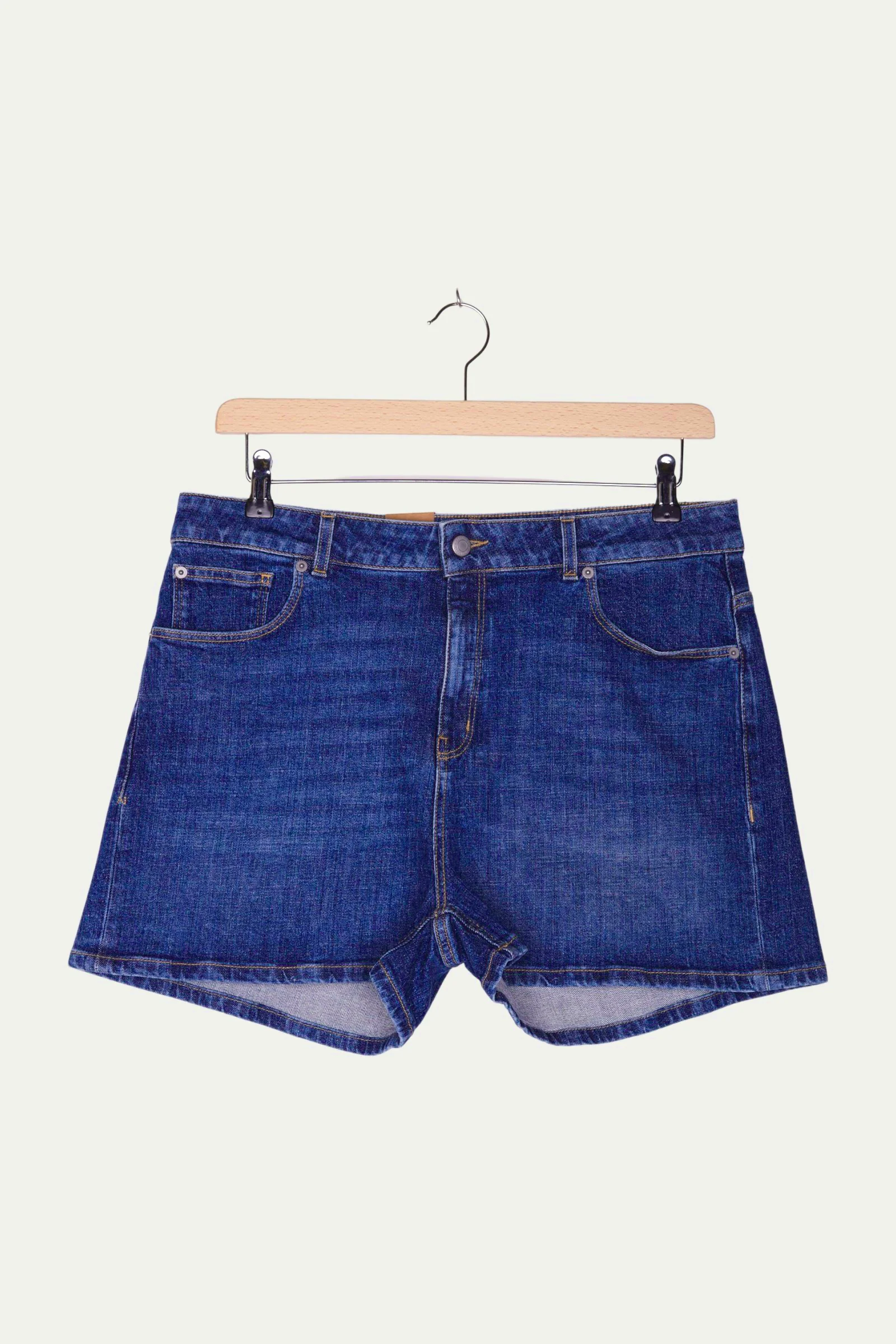 Second Hand Jeansshorts aus Bio-Denim - Image 7