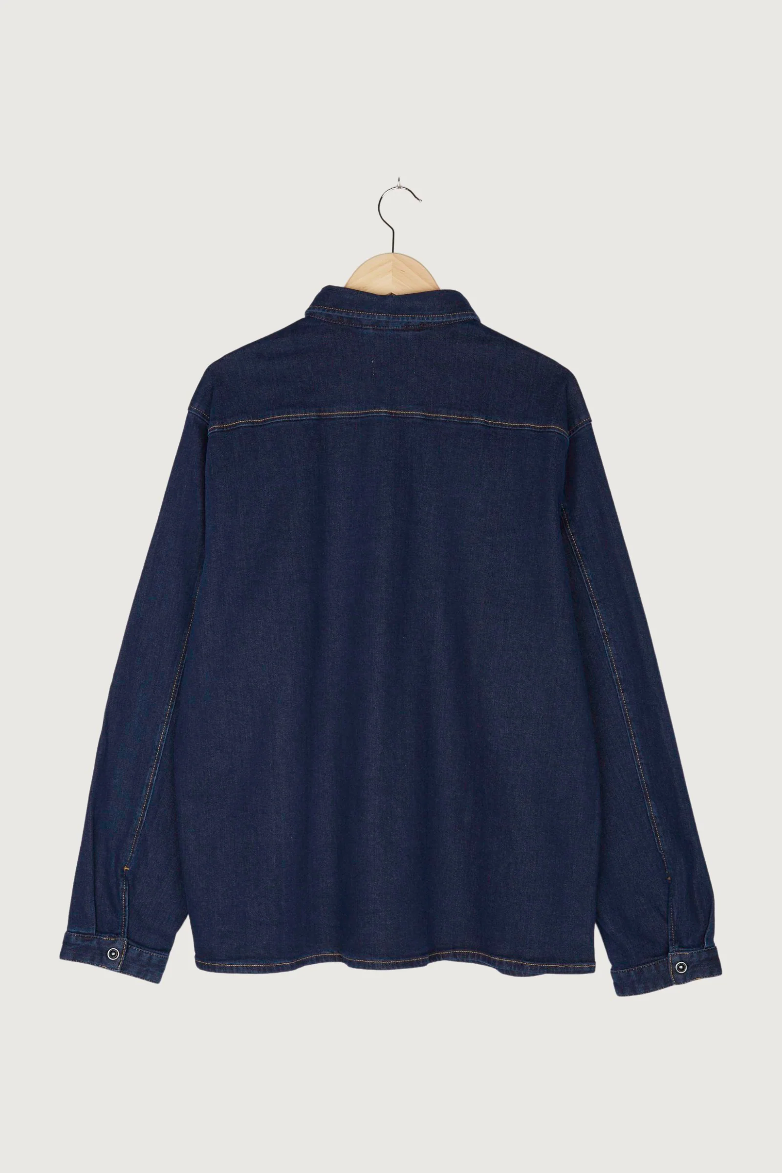 Second Hand Overshirt Betterecycling aus Bio-Denim - Image 2