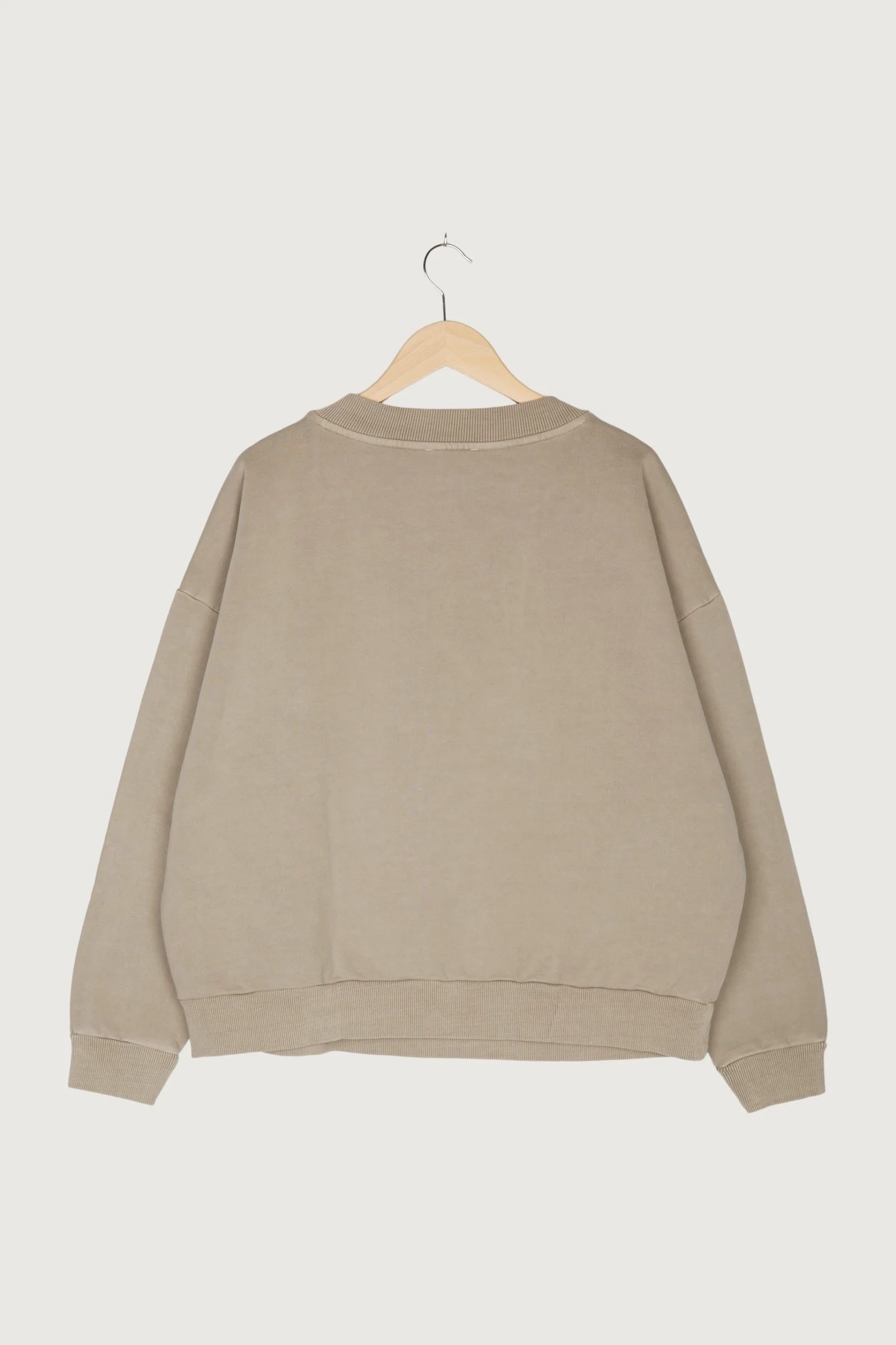 Second Hand Sweatshirt mineralgefärbt aus reiner Bio-Baumwolle - Image 8