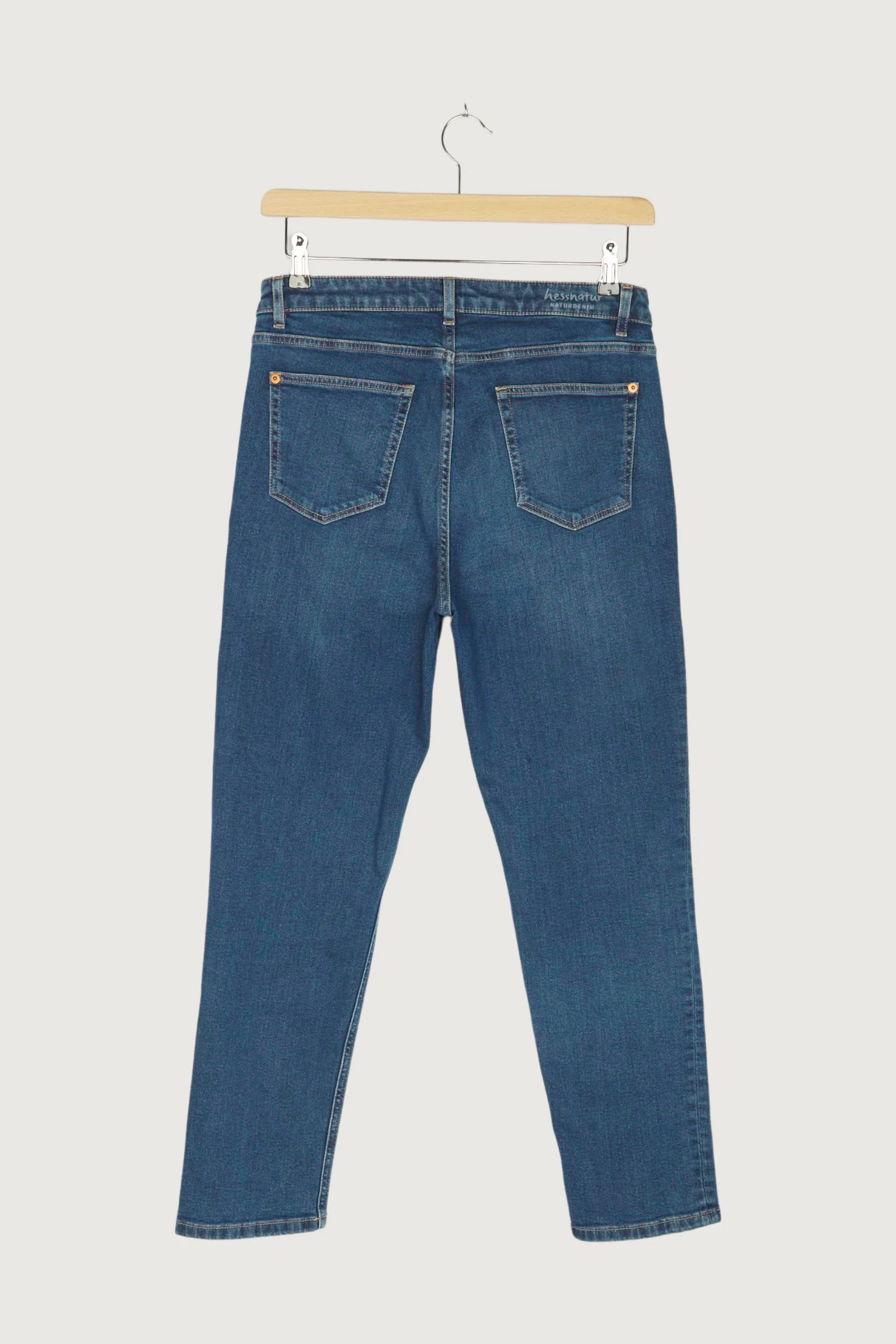 Secondhand BetterRecycling Jeans High Rise Slim Fit aus Bio-Denim - Image 2