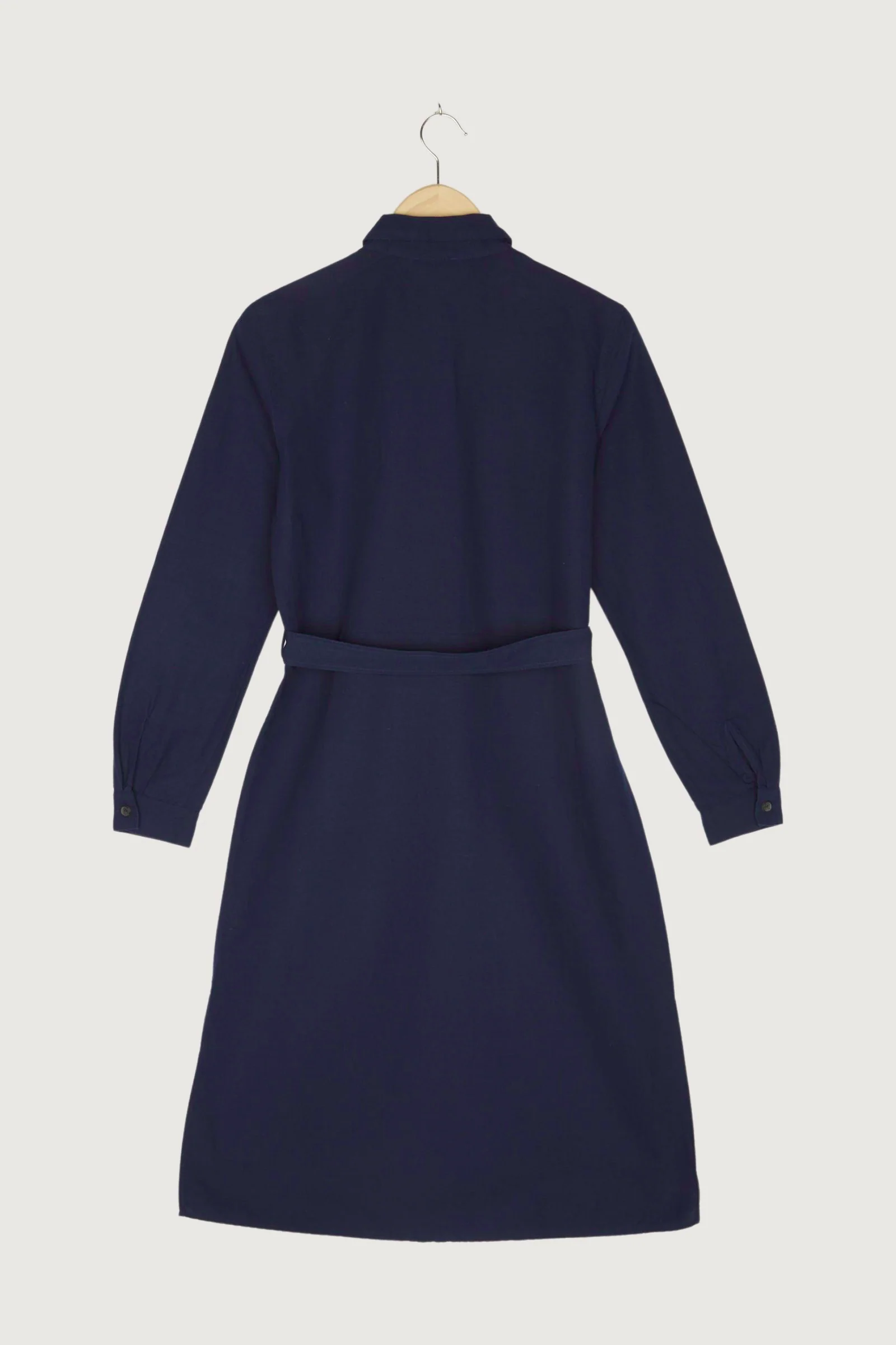 Secondhand Hemdblusen-Kleid aus Manila mit Bio-Baumwolle - Image 2