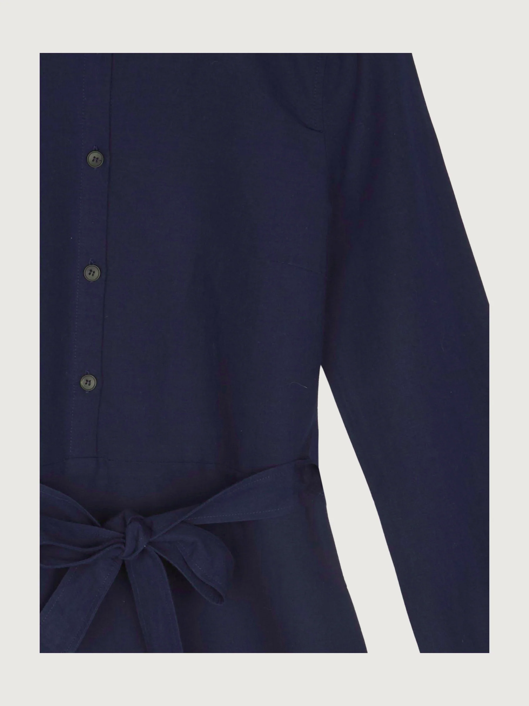 Secondhand Hemdblusen-Kleid aus Manila mit Bio-Baumwolle - Image 3
