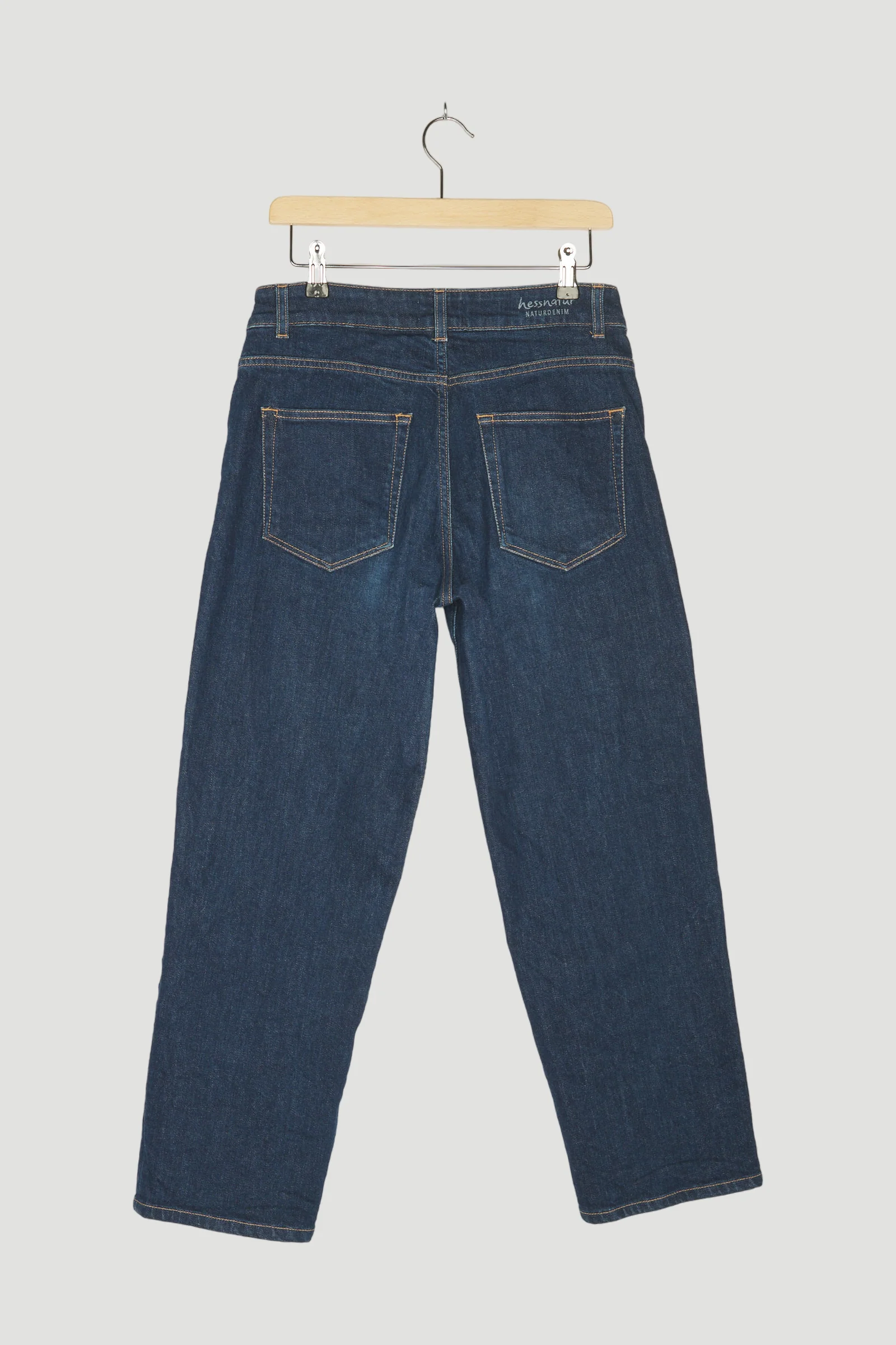 Secondhand Jeans Barrel Leg aus COREVA™ Bio-Denim - Image 2