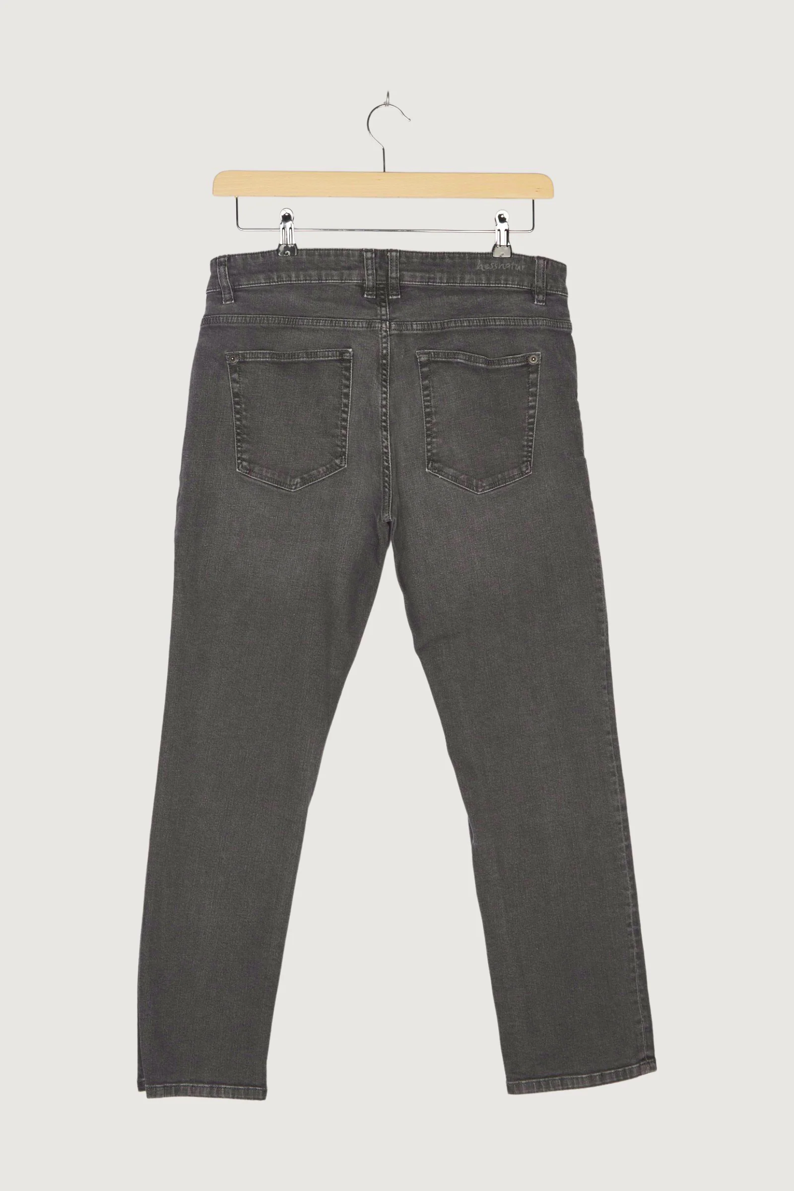 Secondhand Jeans Ben Straight Fit aus Bio-Denim - Image 2