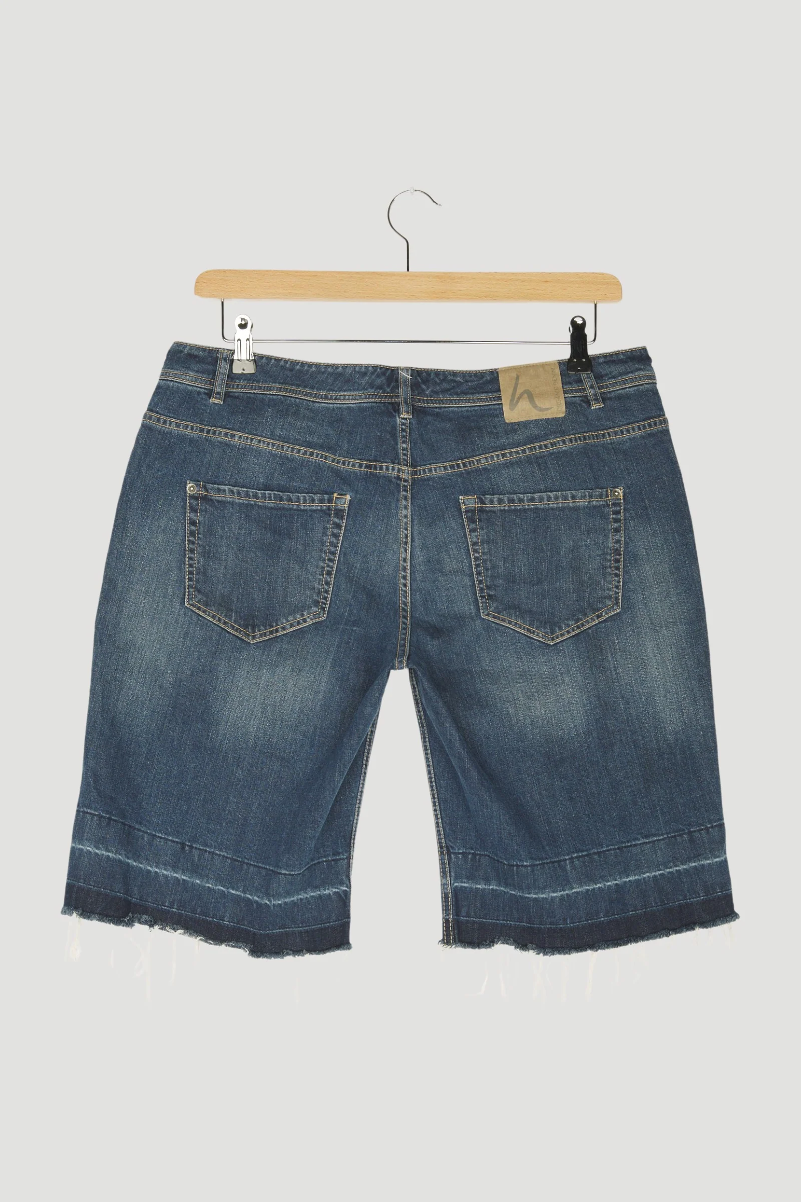 Secondhand Jeans Bermuda aus Bio-Denim - Image 2