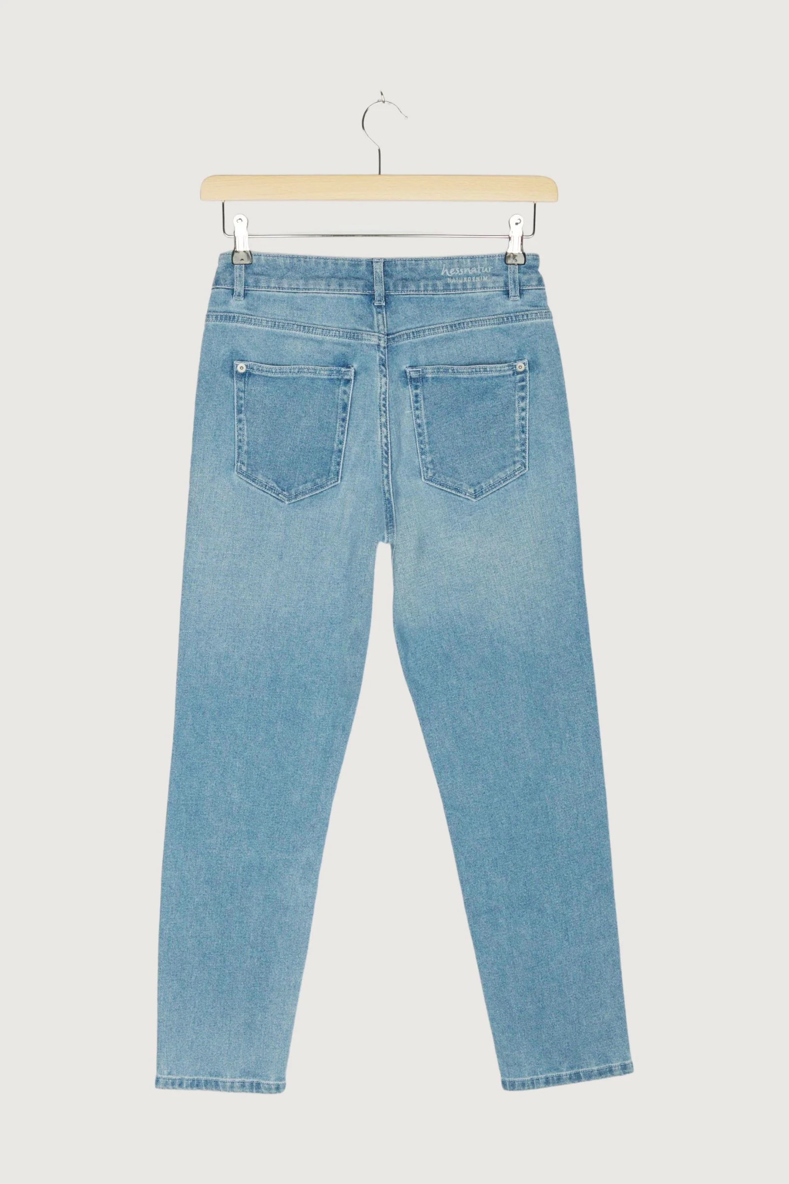 Secondhand Jeans Hanna Mom Fit aus Bio-Denim - Image 5