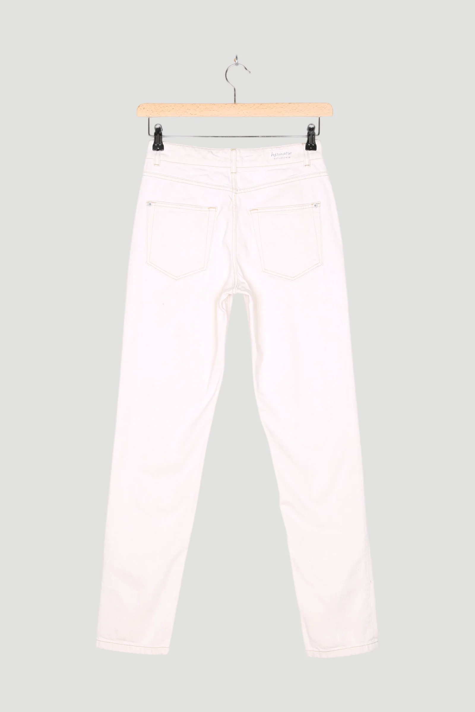 Secondhand Jeans Hanna Mom Fit aus COREVA™ Bio-Denim - Image 2
