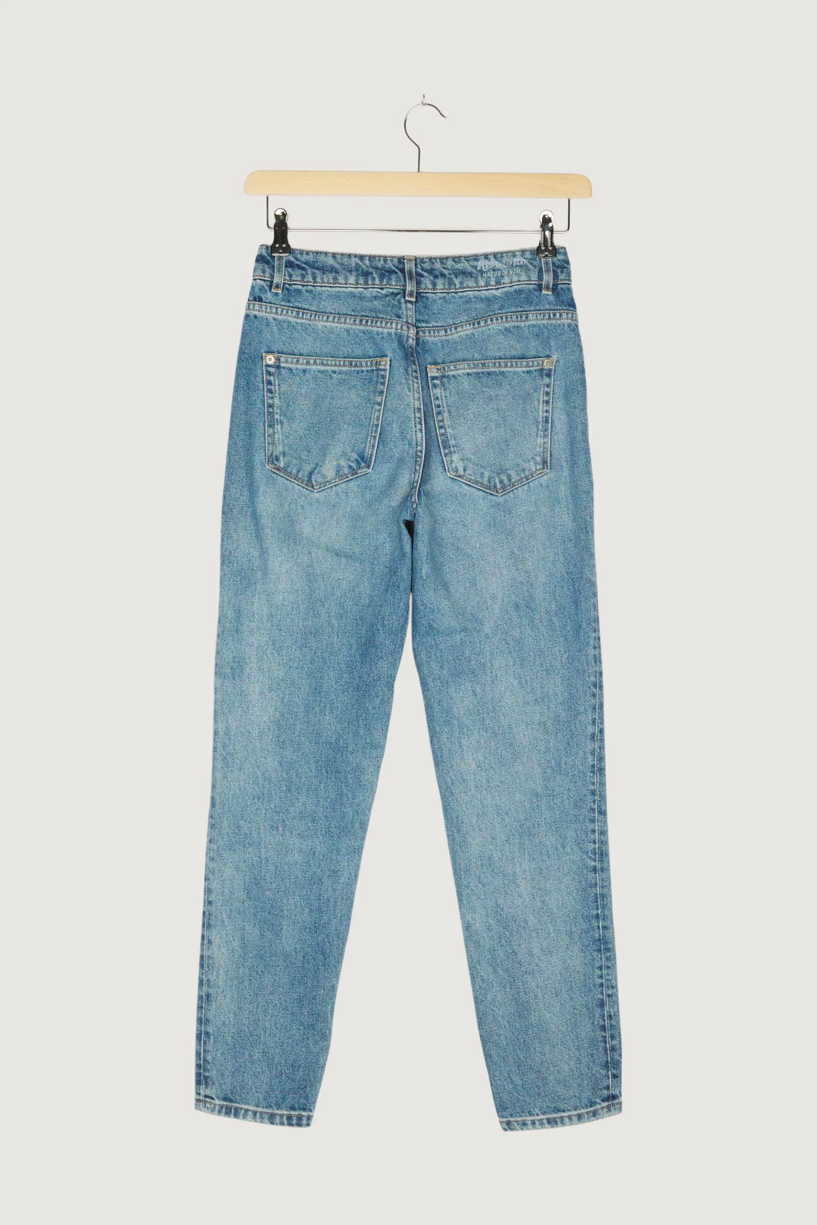 Secondhand Jeans Hanna Mom Fit aus reinem Bio-Denim - Image 2