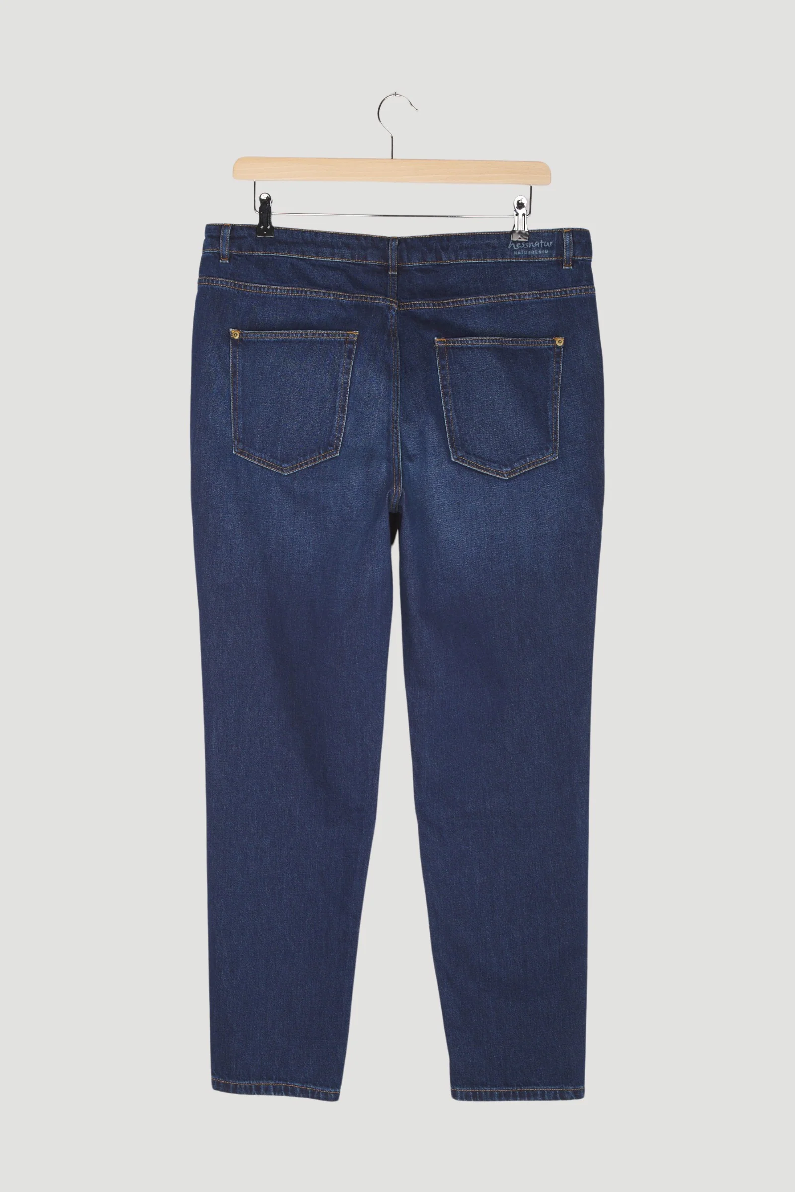 Secondhand Jeans Hanna Mom Fit aus reinem Bio-Denim - Image 5
