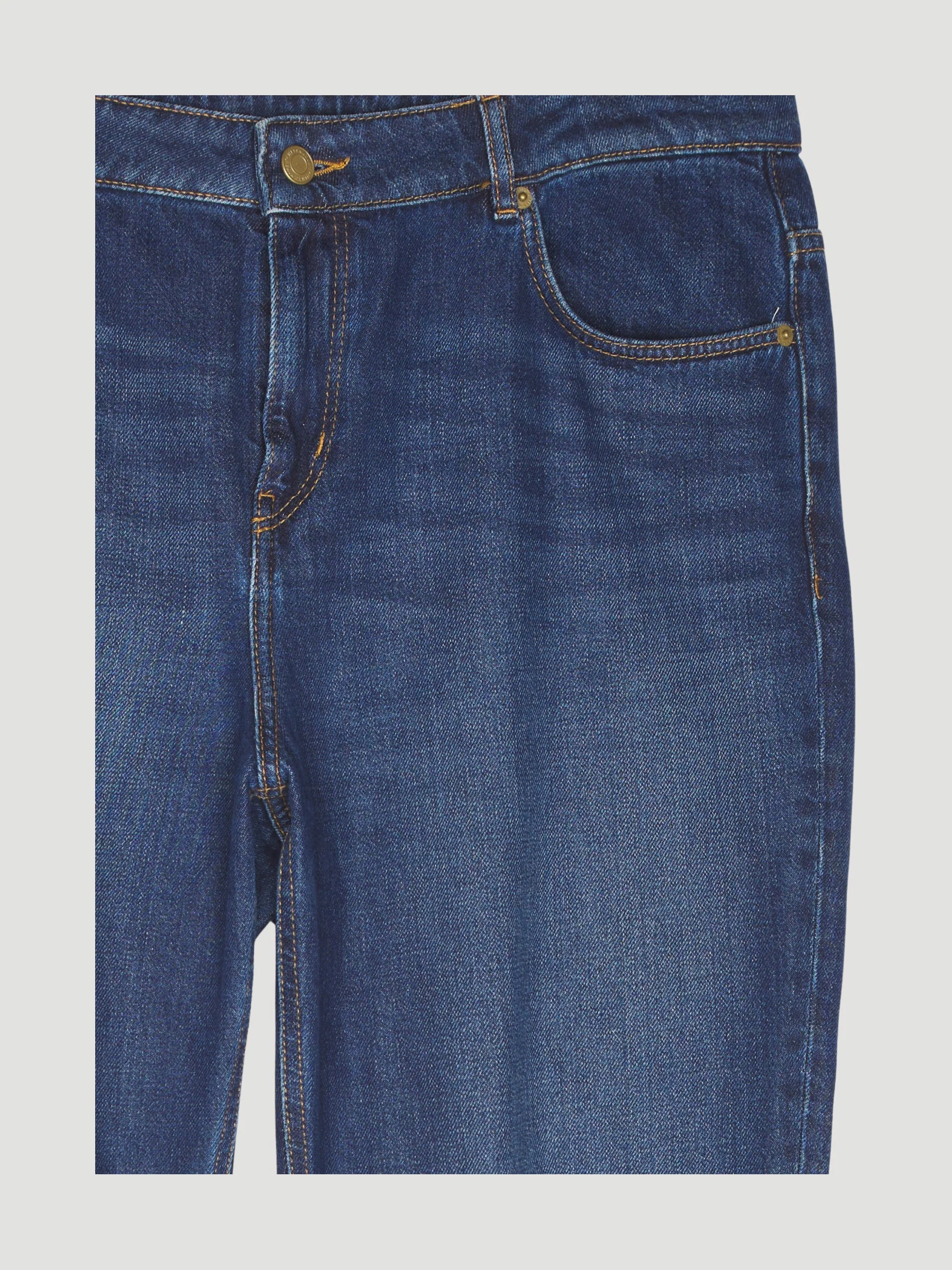 Secondhand Jeans Hanna Mom Fit aus reinem Bio-Denim - Image 9