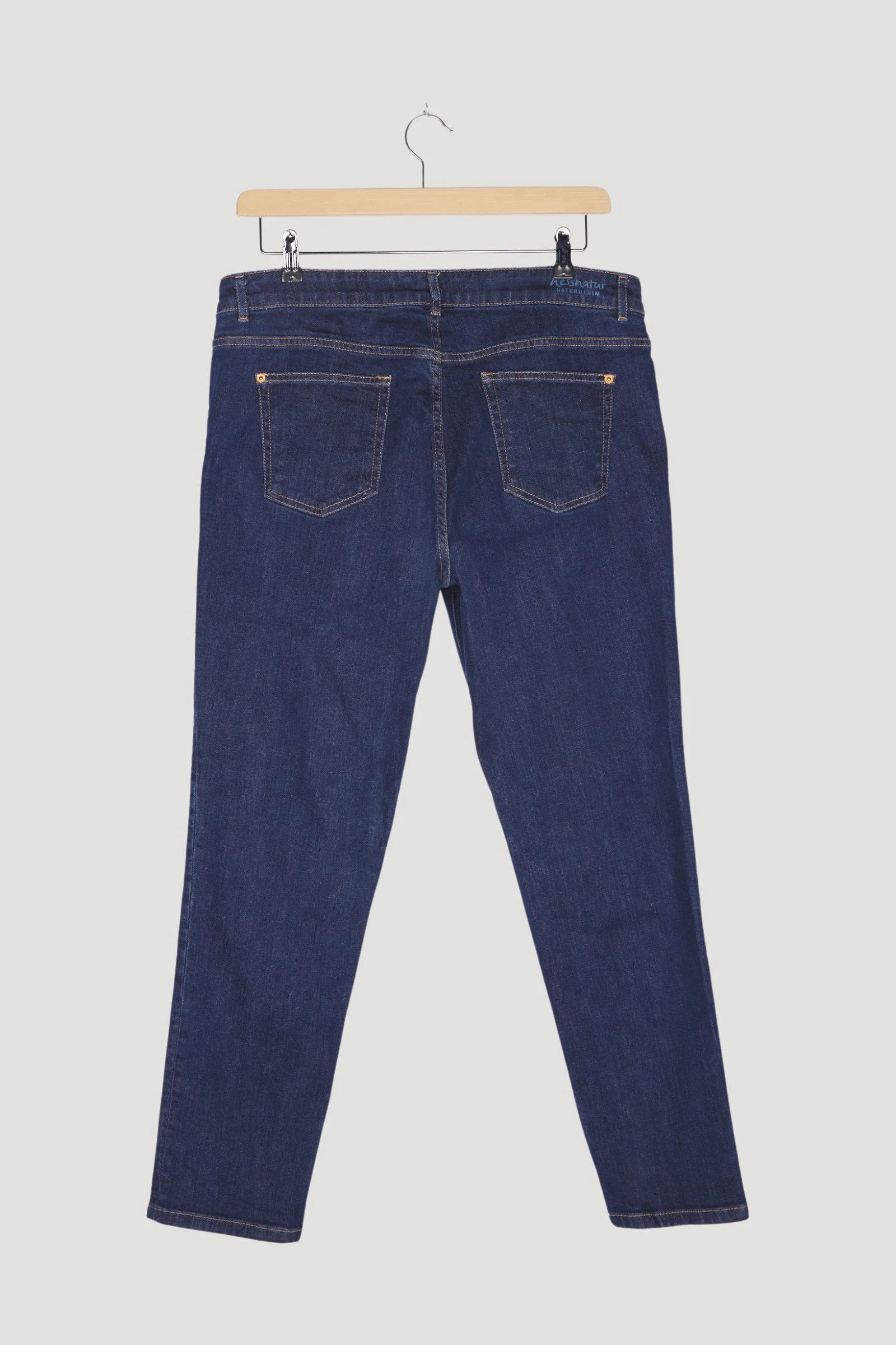 Secondhand Jeans Lea Slim Fit aus Bio-Denim - Image 11