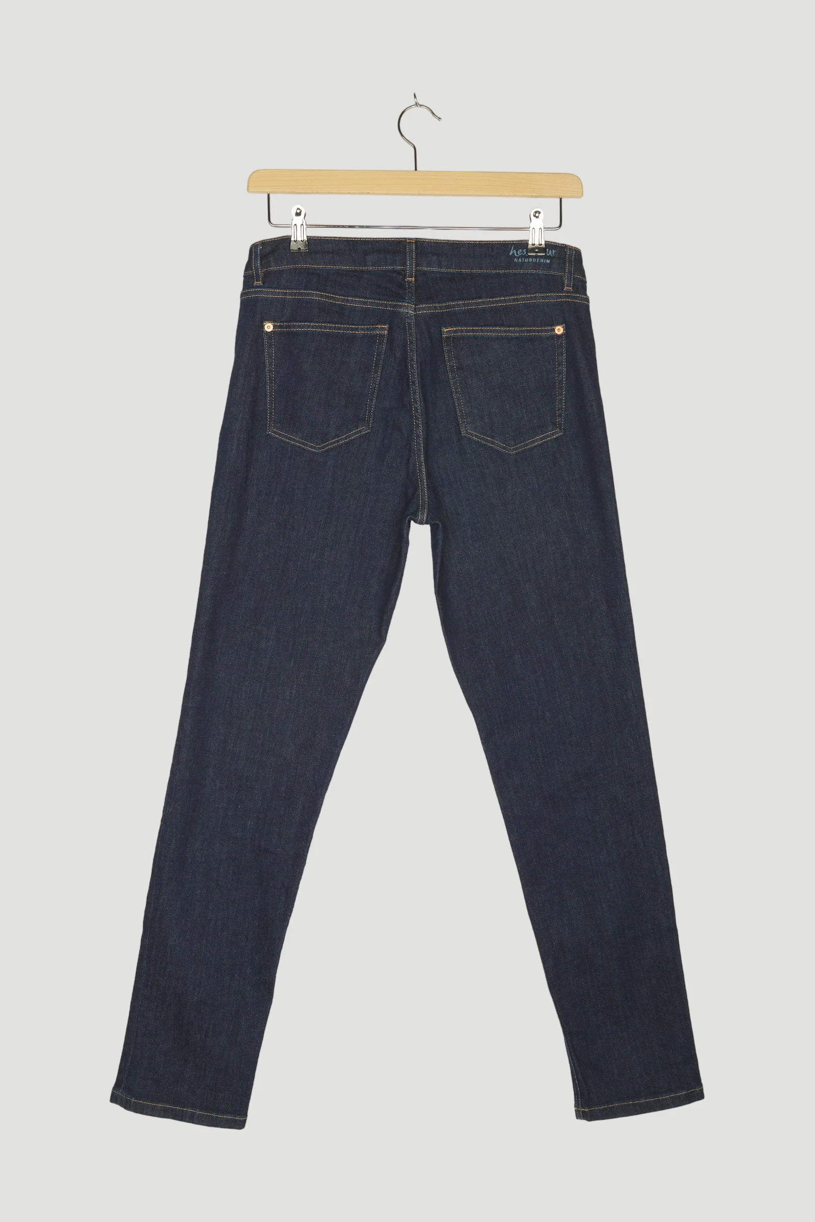 Secondhand Jeans Lea Slim Fit aus Bio-Denim - Image 5