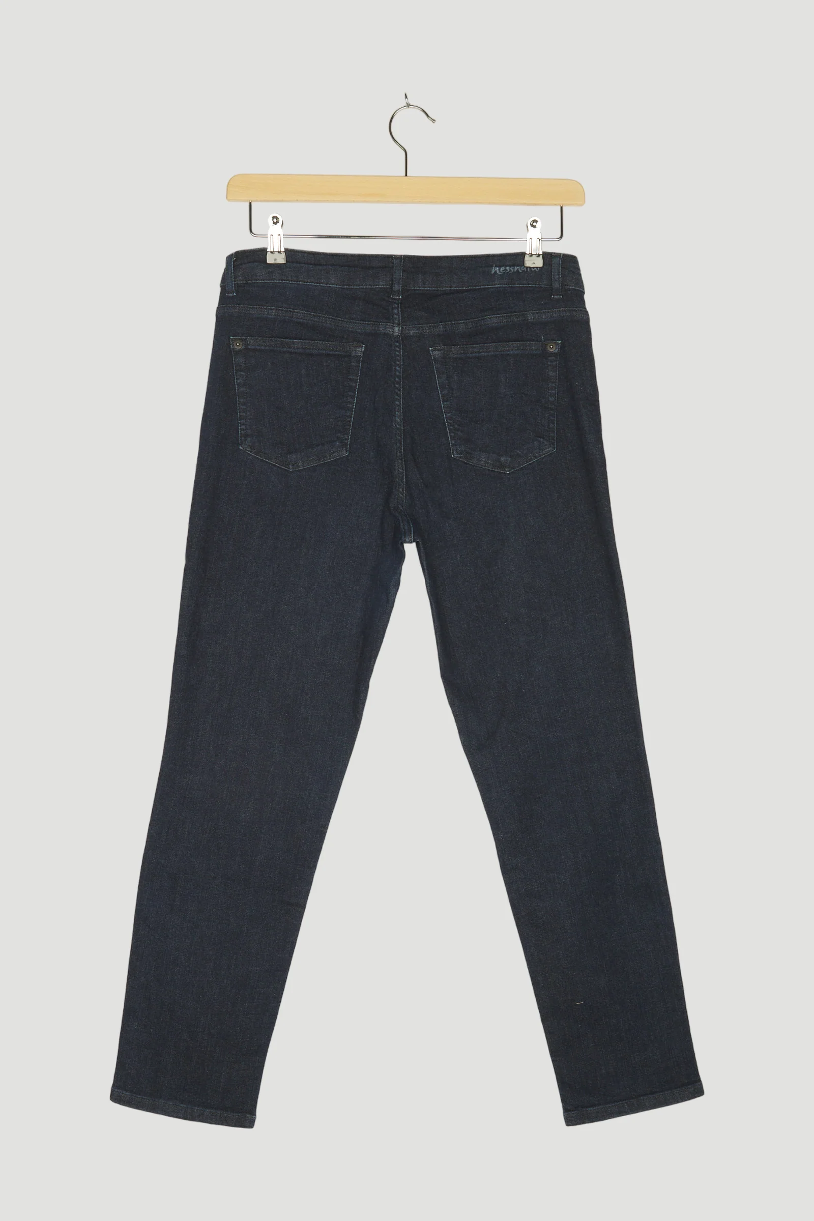 Secondhand Jeans Lea Slim Fit aus Bio-Denim - Image 2