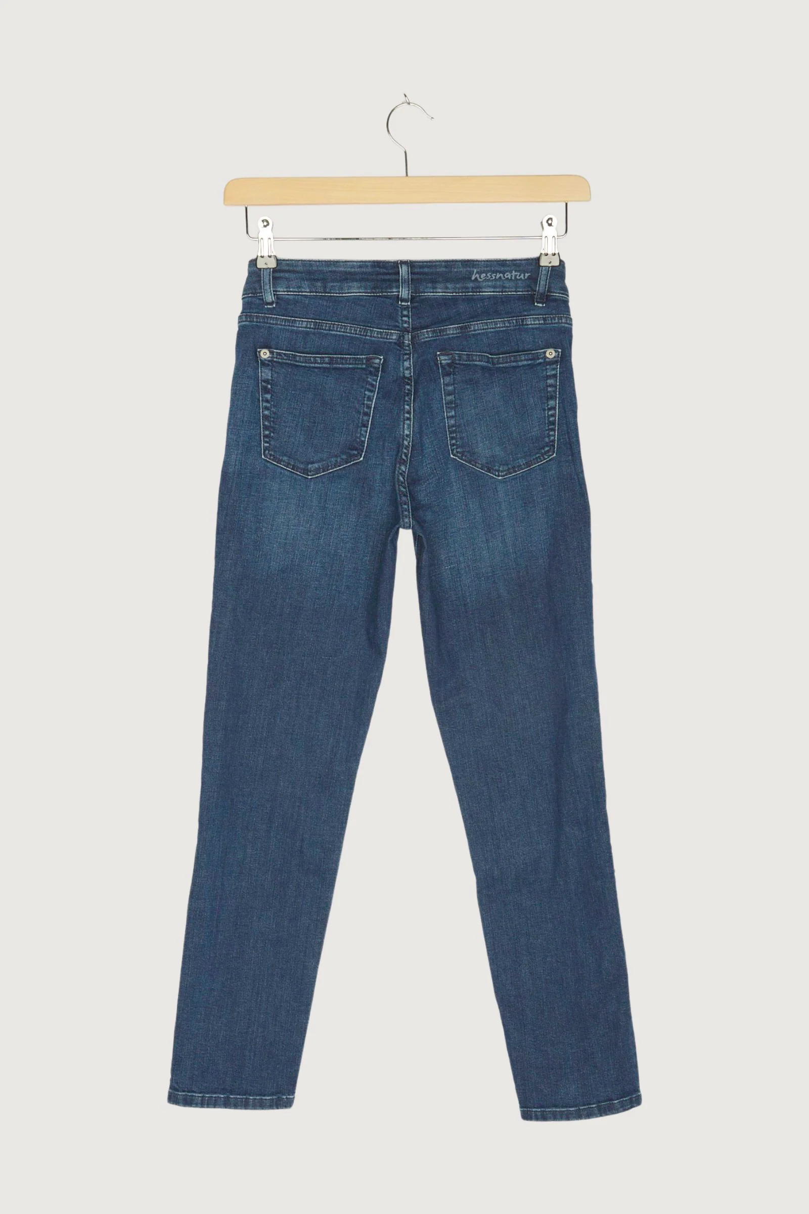 Secondhand Jeans Lea Slim Fit aus Bio-Denim - Image 8