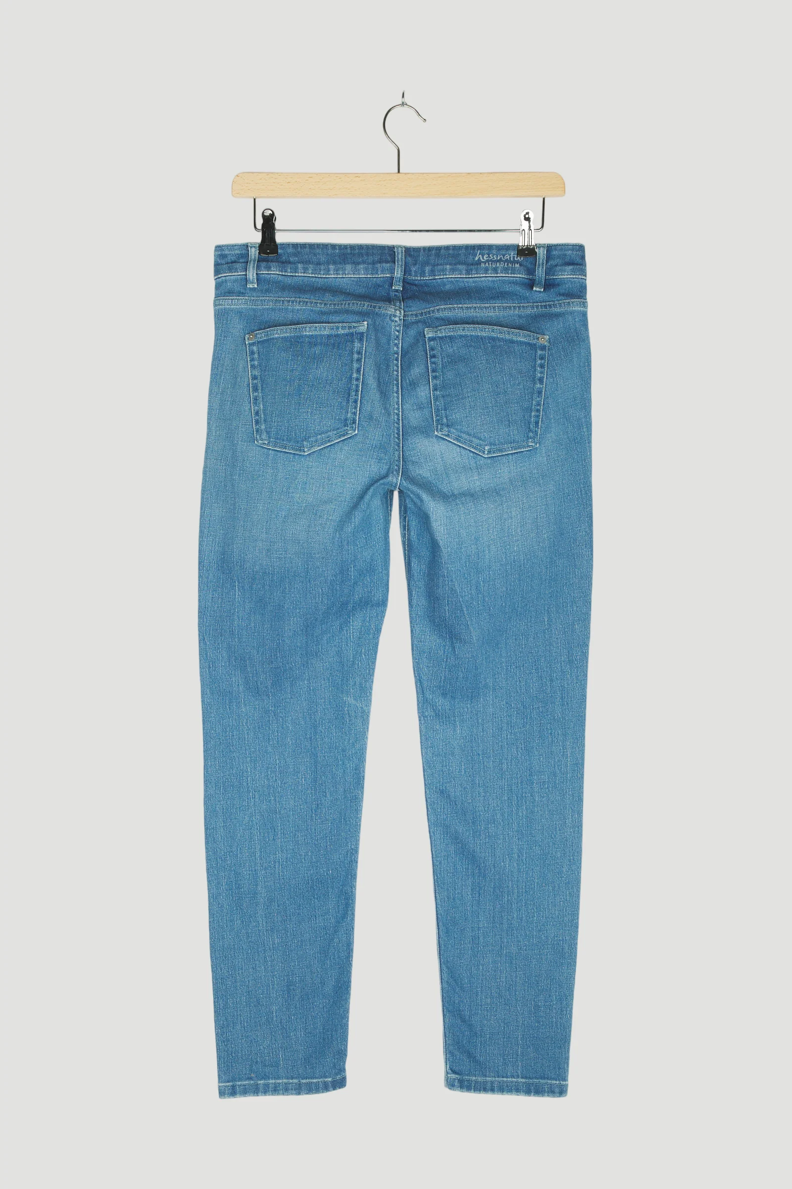 Secondhand Jeans Lea Slim Fit aus Bio-Denim - Image 2
