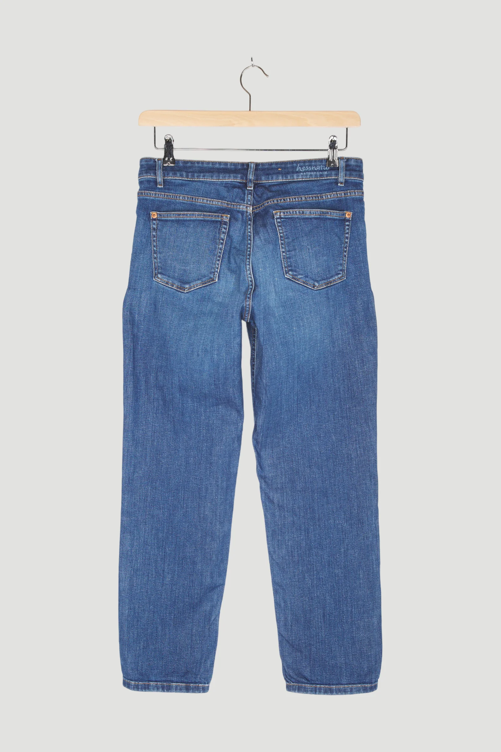 Secondhand Jeans Lea Slim Fit aus Bio-Denim - Image 2