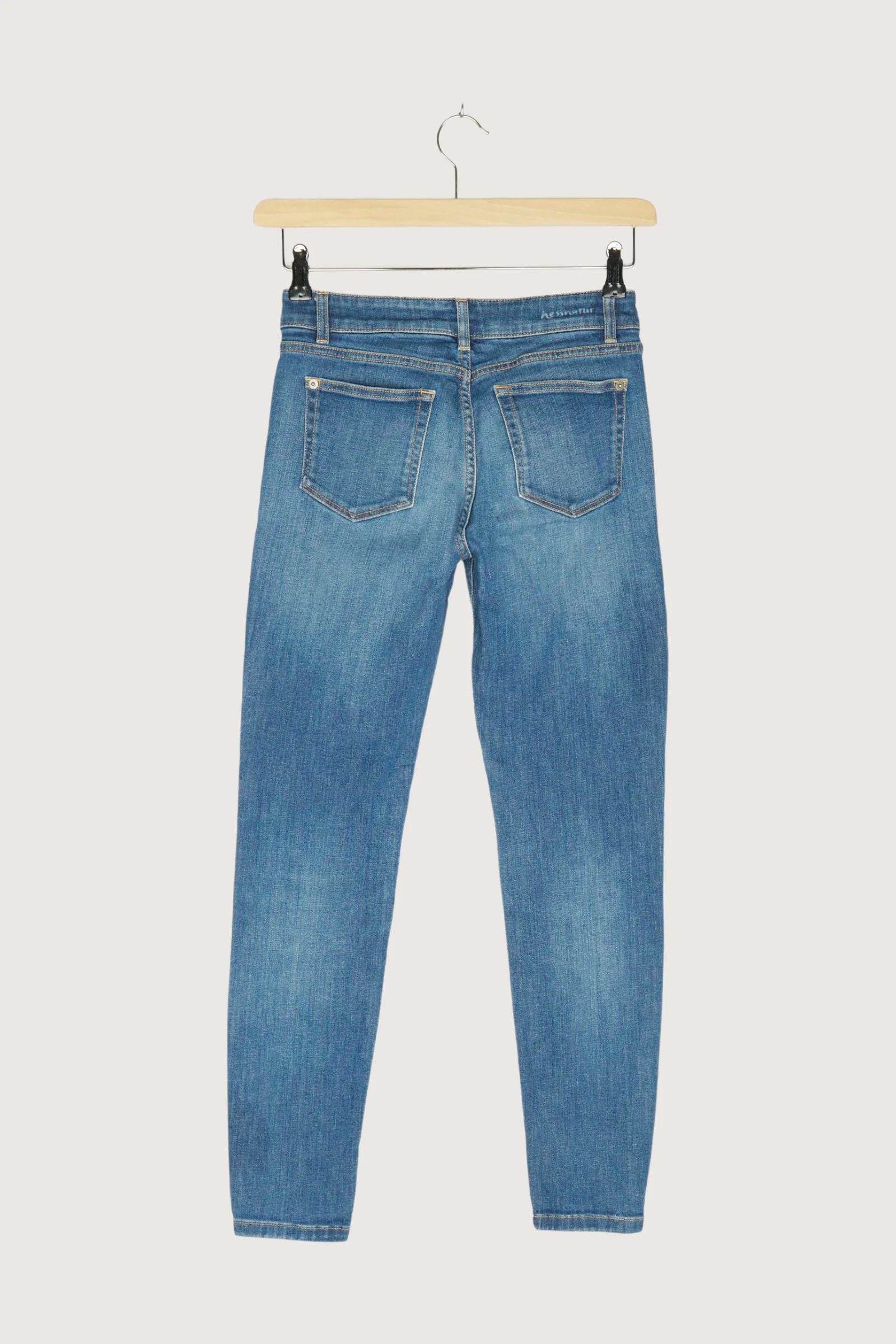 Secondhand Jeans Lina Skinny Fit aus Bio-Denim - Image 11
