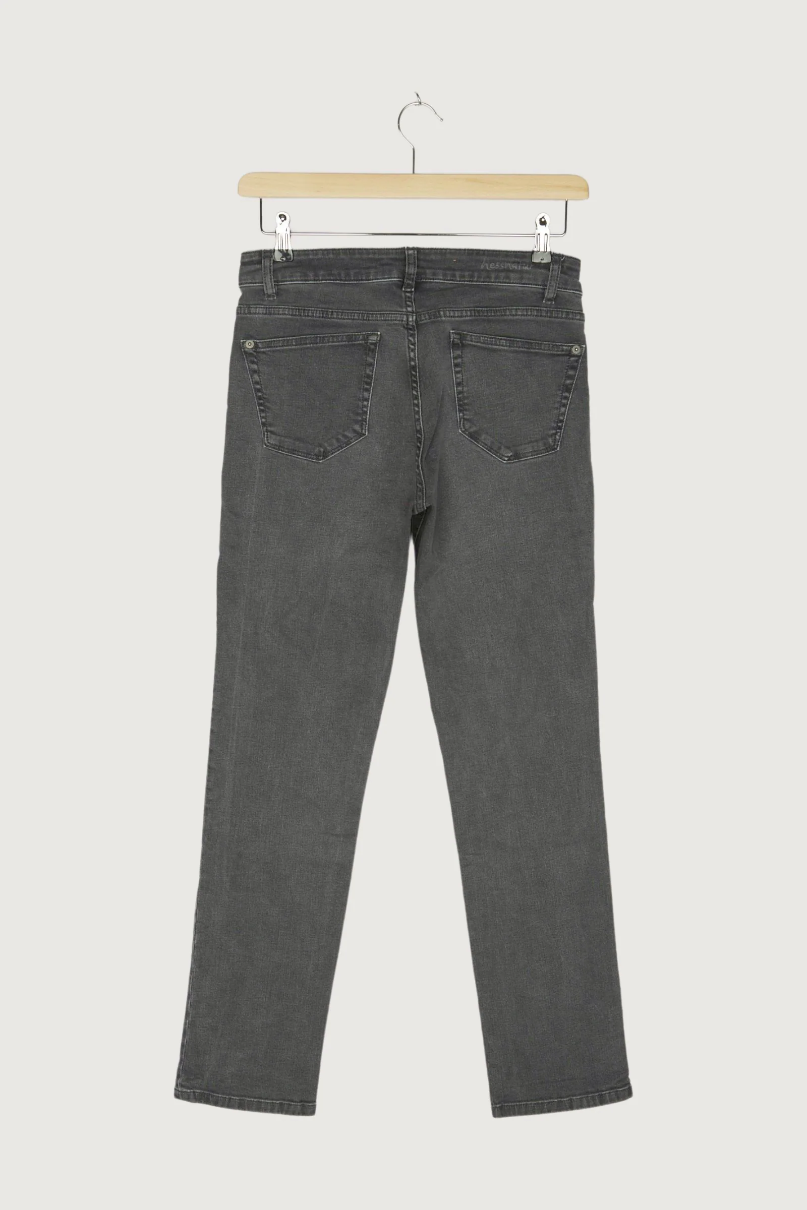 Secondhand Jeans Marie Straight Fit aus Bio-Denim - Image 11