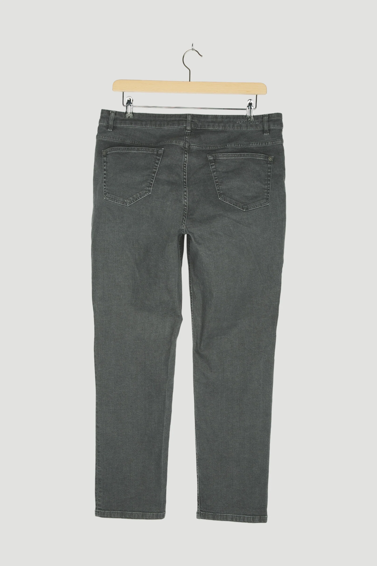 Secondhand Jeans Marie Straight Fit aus Bio-Denim - Image 5