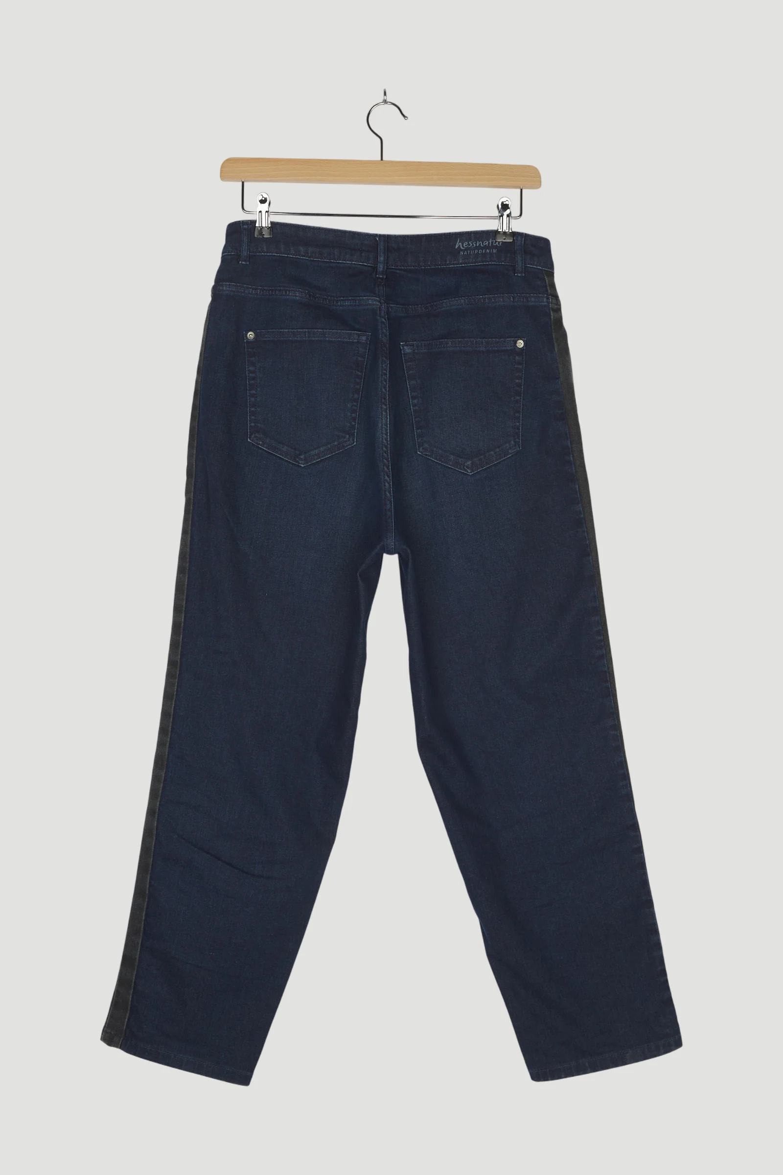 Secondhand Jeans Nele Mid Rise Barrel Leg aus Bio-Denim - Image 2