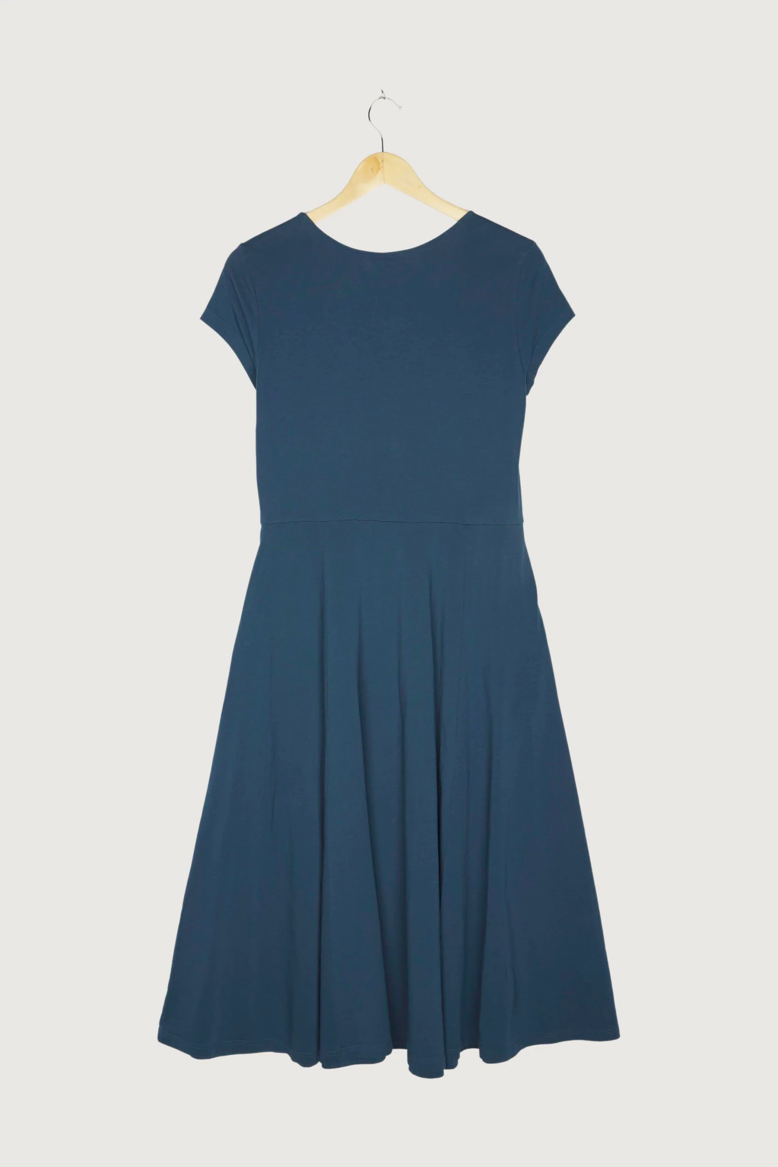 Secondhand Jersey-Kleid aus reiner Bio-Pima-Baumwolle - Image 14