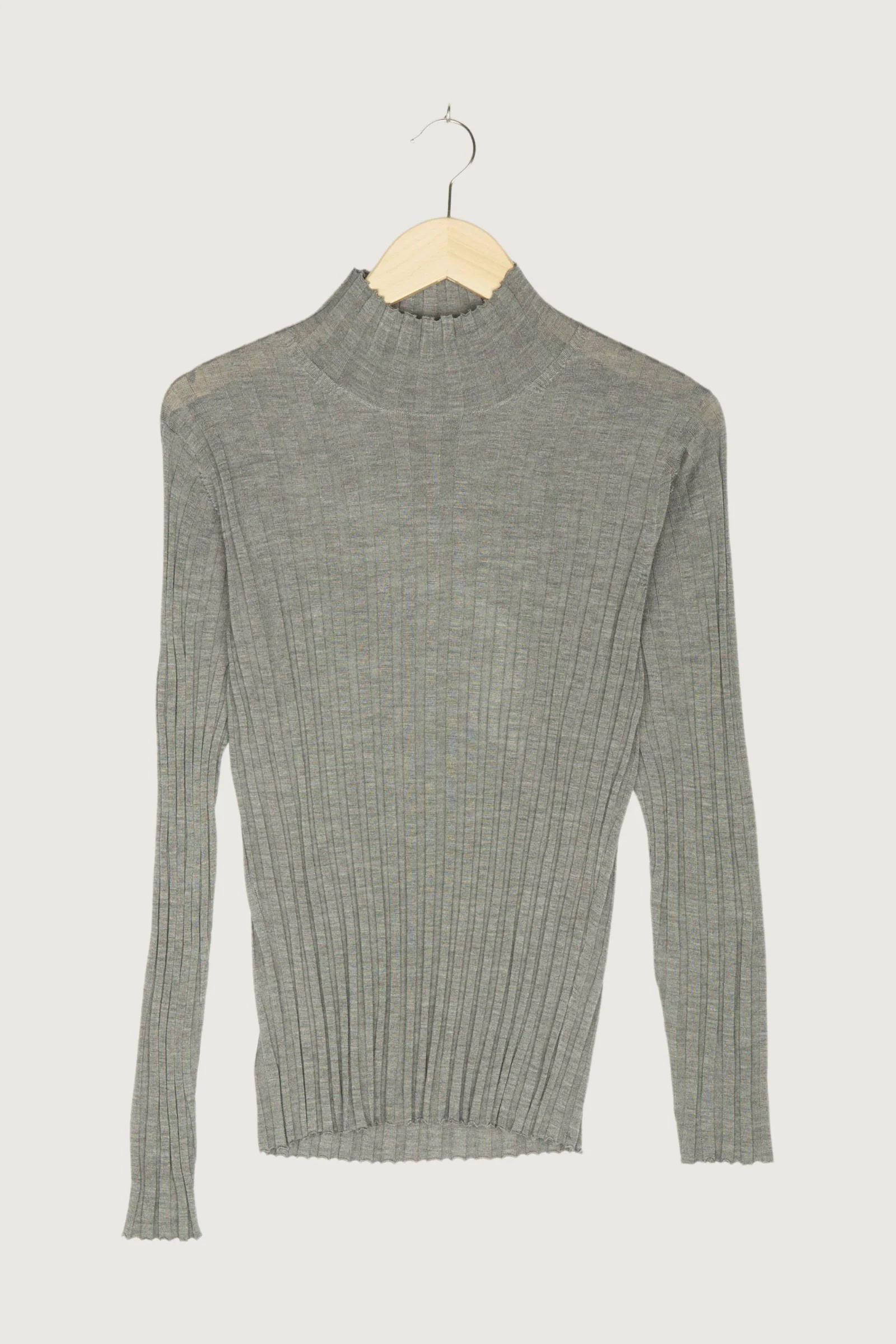 Secondhand Rollkragenpullover BetterRecycling aus reiner Seide