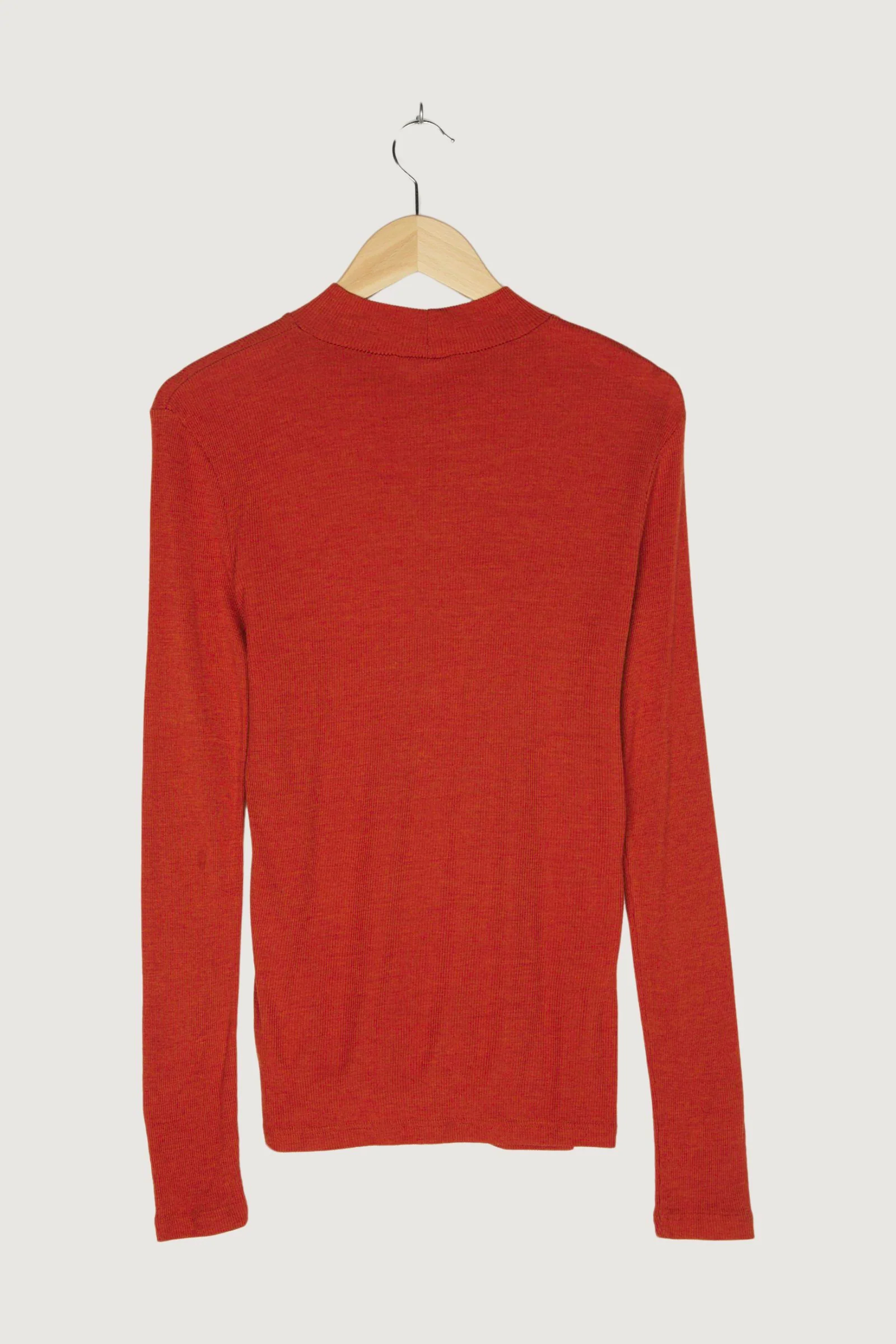 Secondhand Shirt - Image 2