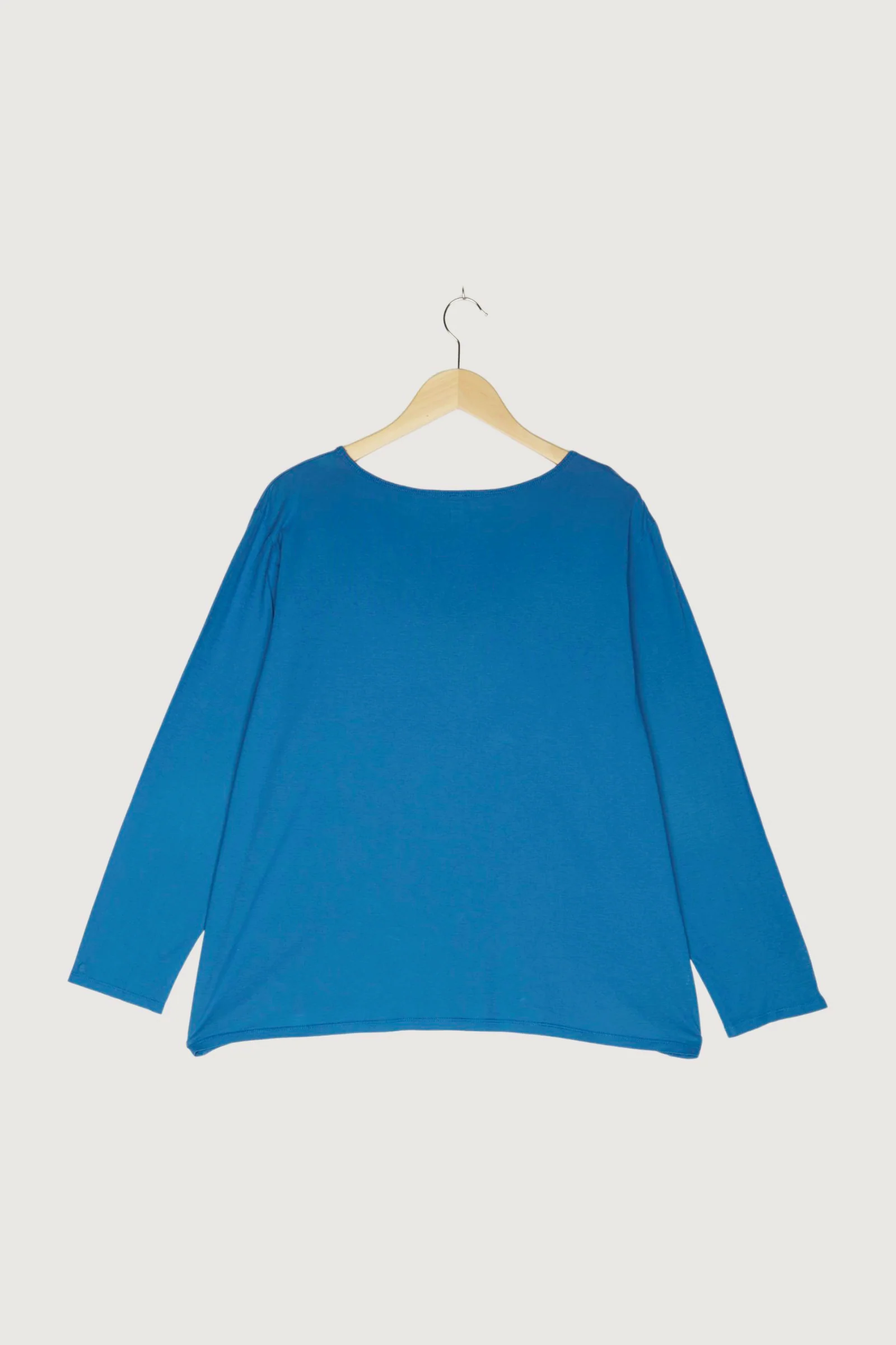 Secondhand Shirt - Image 2