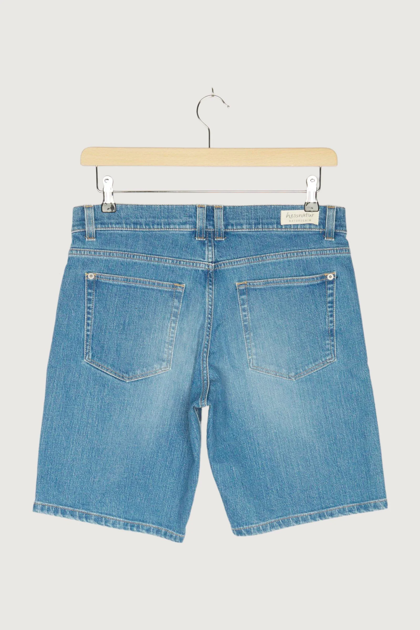 Secondhand Shorts/Bermudas - Image 2