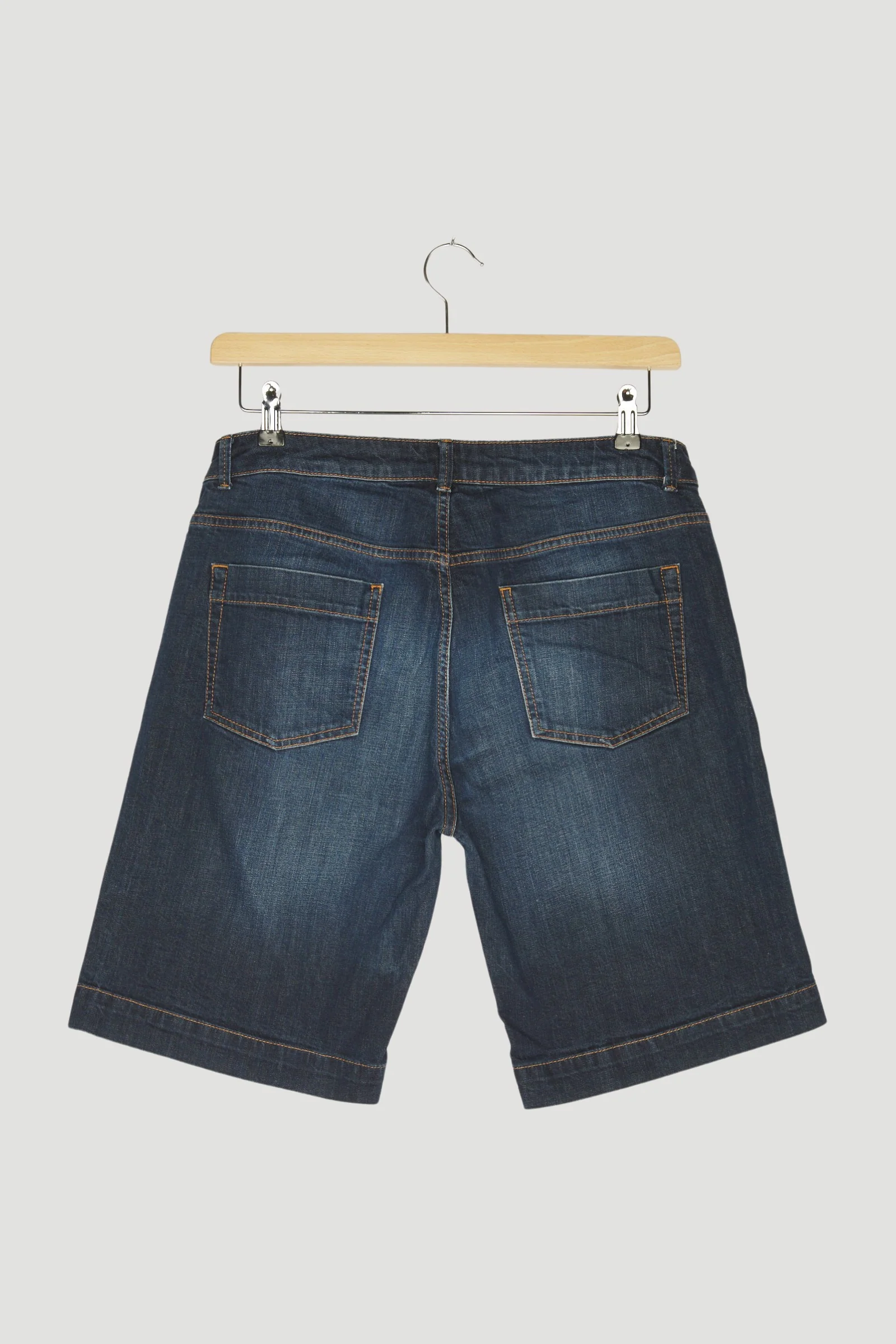 Secondhand Shorts/Bermudas - Image 2