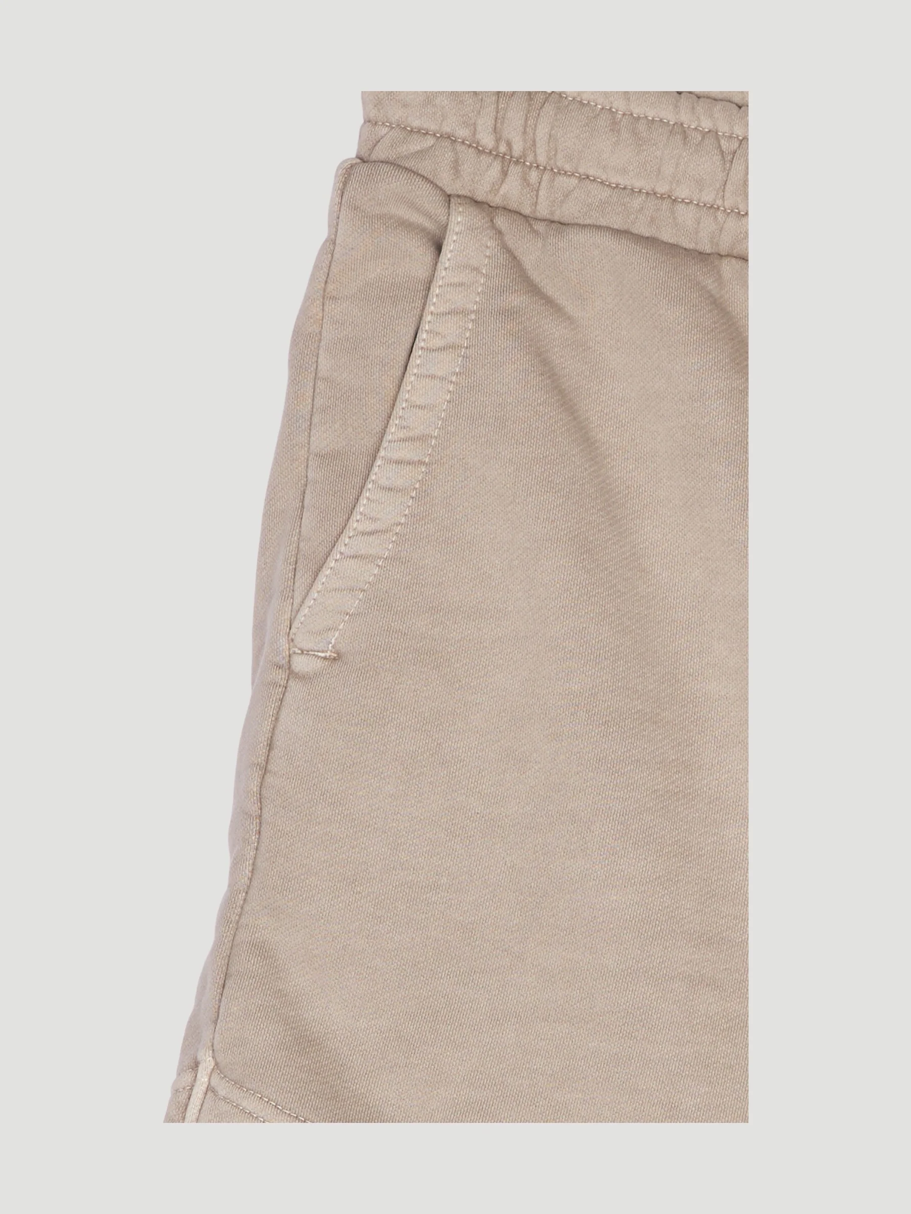 Secondhand Shorts mineralgefärbt aus reiner Bio-Baumwolle - Image 3
