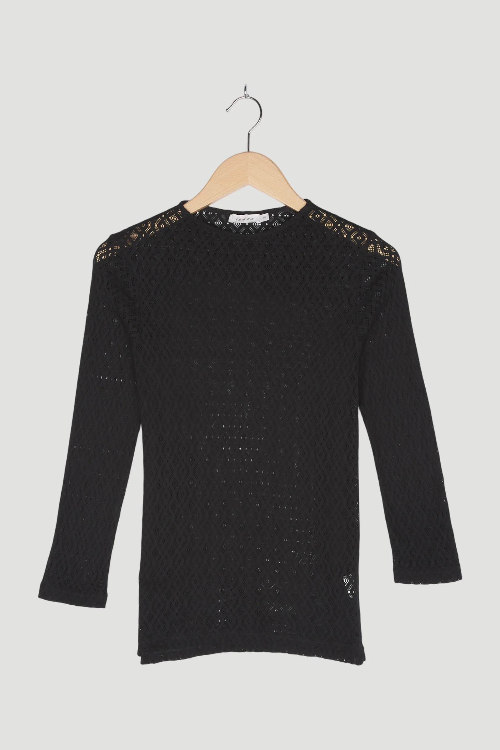Secondhand Spitzen-Shirt aus reiner Bio-Baumwolle