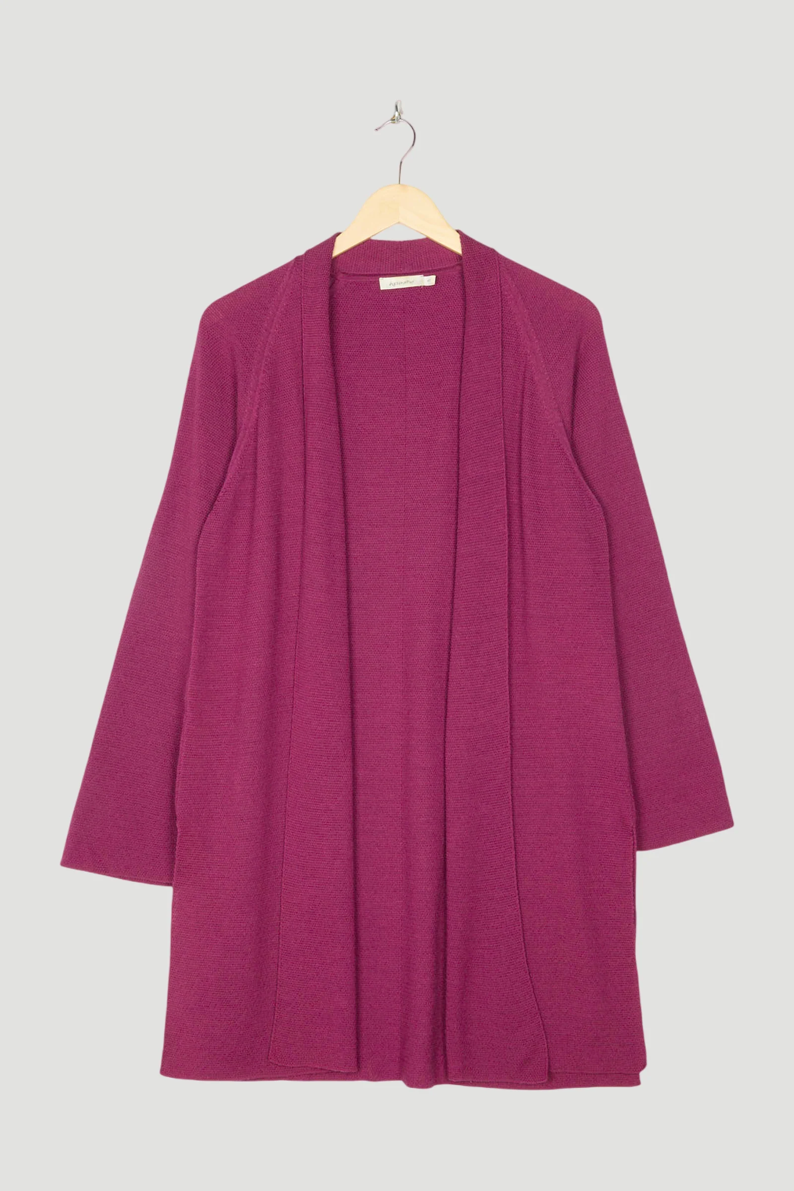 Secondhand Strickjacke aus reiner pflanzengefärbter Bio-Merinowolle