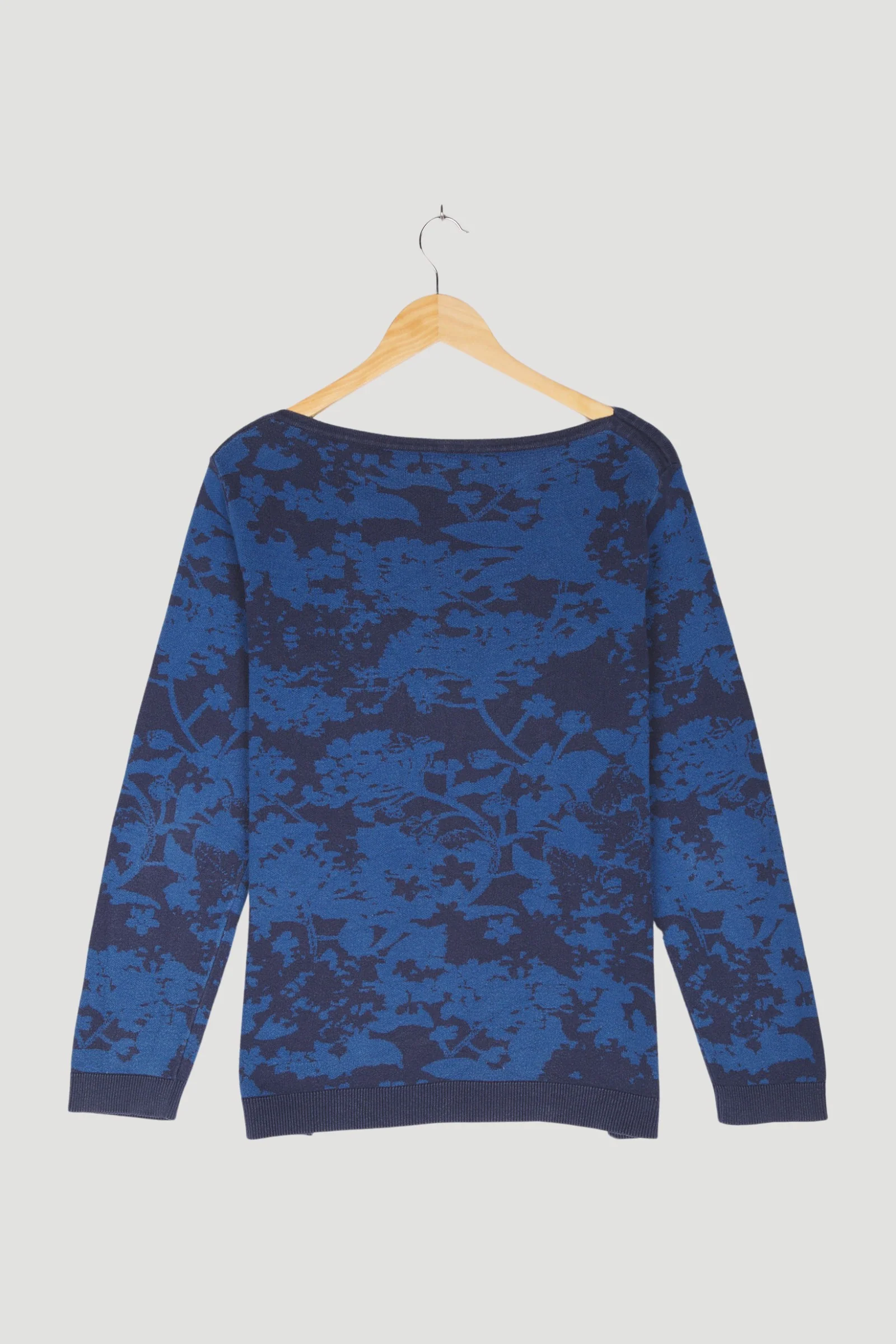 Secondhand Sweatshirt - Image 2
