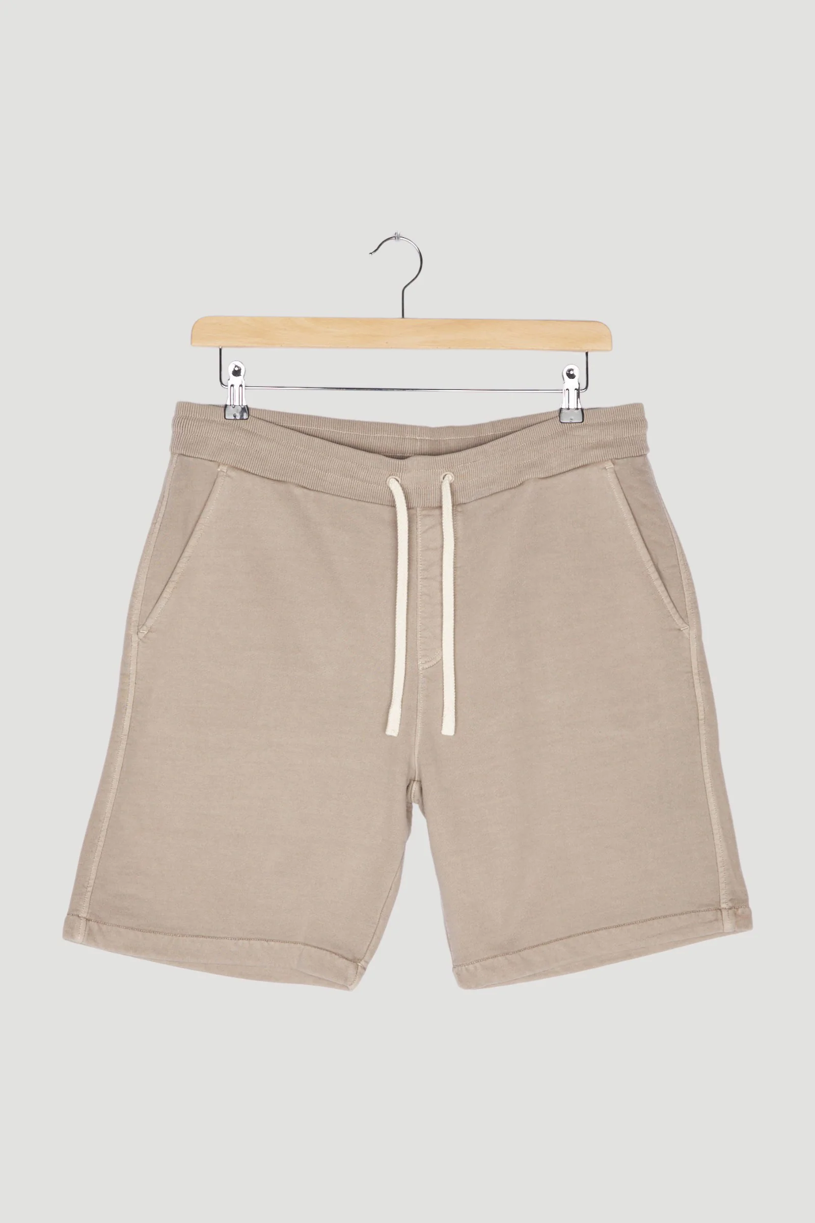 Secondhand Sweatshorts mineralgefärbt aus reiner Bio-Baumwolle