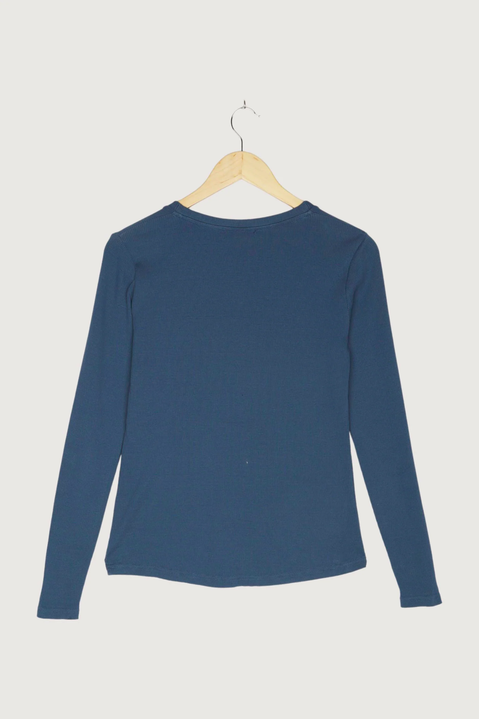 Secondhand V-Shirt aus reiner Bio-Baumwolle - Image 17