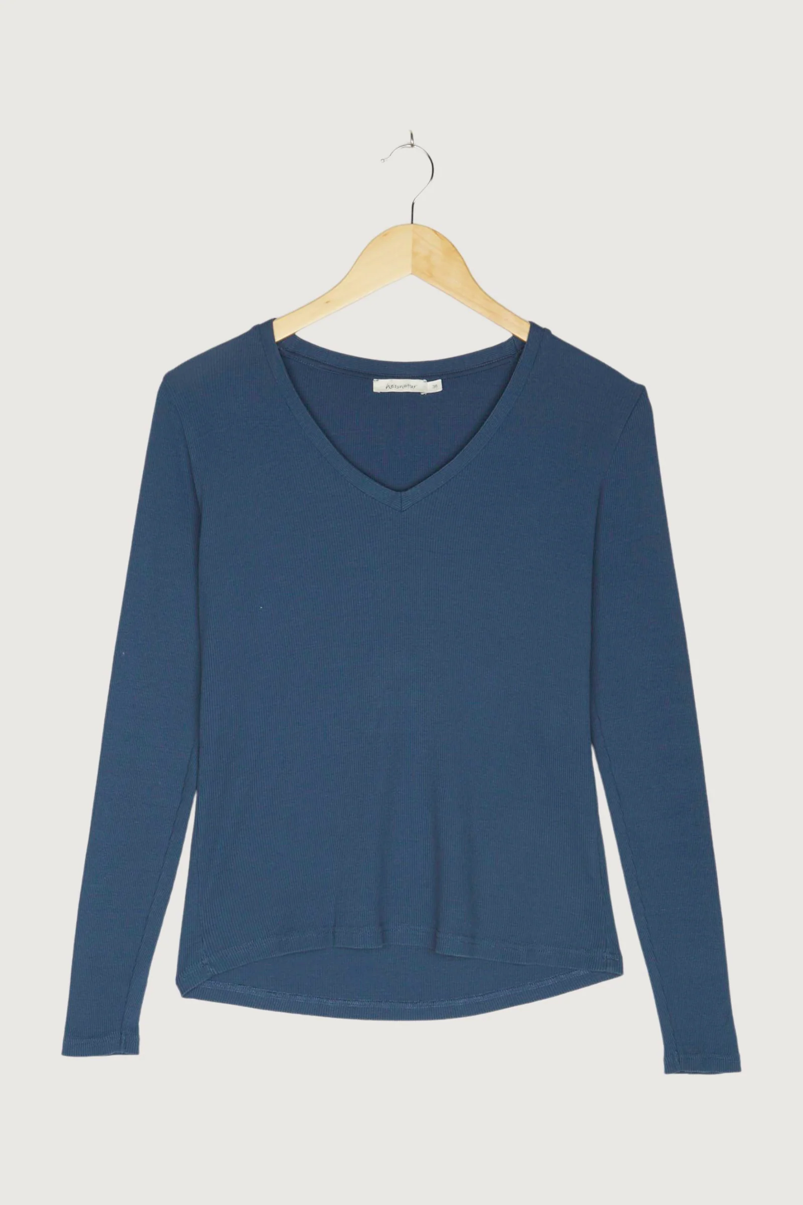 Secondhand V-Shirt aus reiner Bio-Baumwolle - Image 18